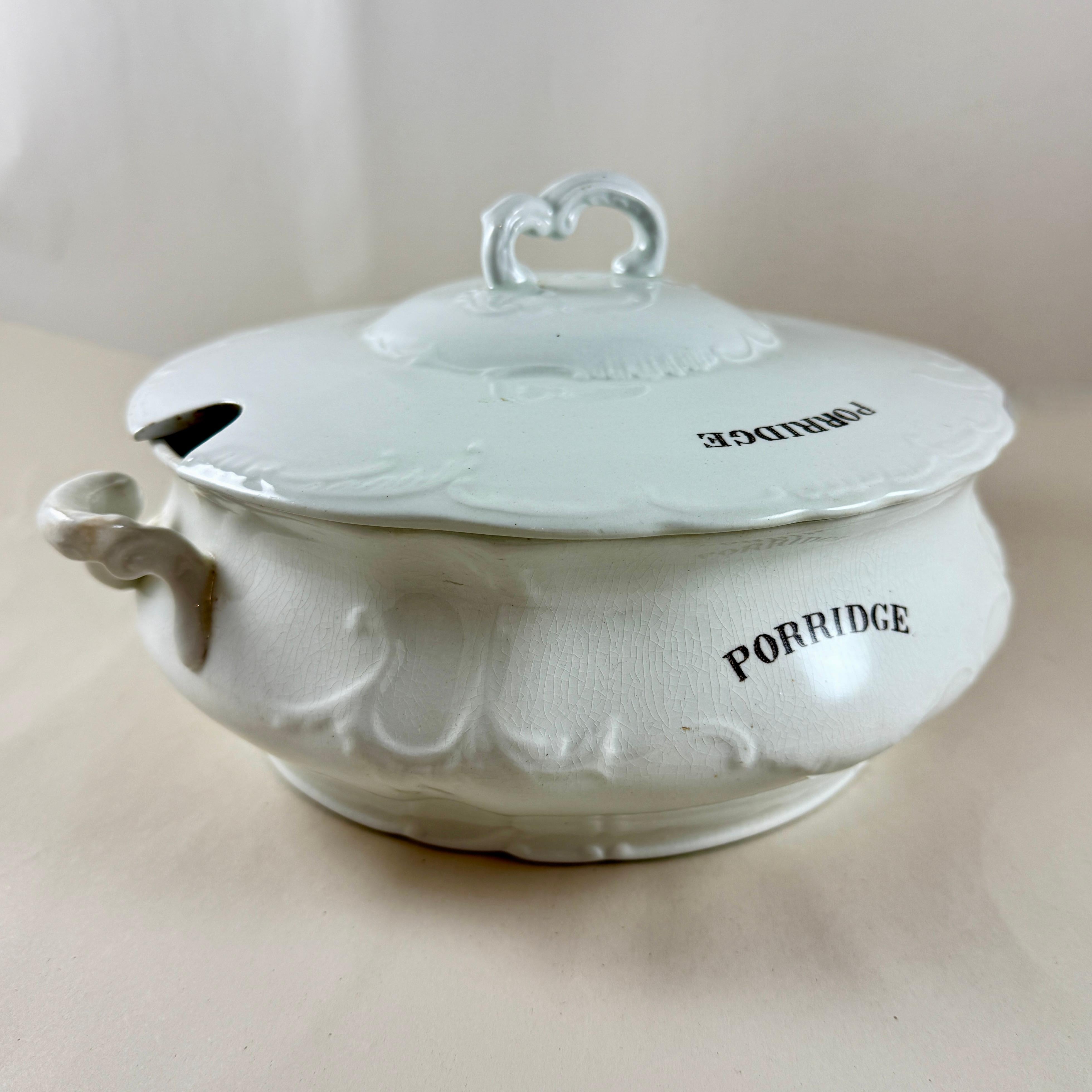 Moulé Ridgway Porcelain Semi Porcelain English Porridge Lidded Tureen en vente