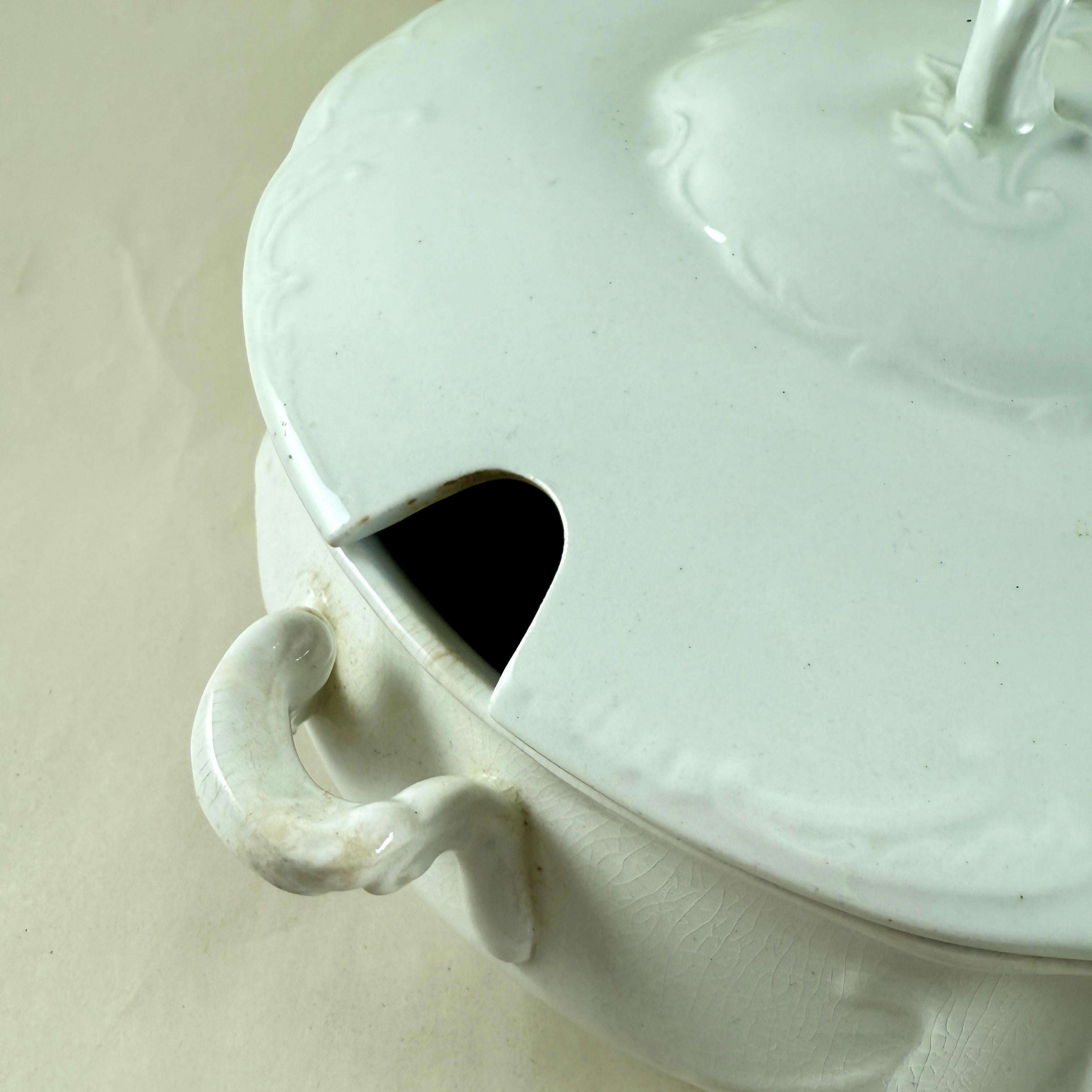 Ridgway Porcelain Semi Porcelain English Porridge Lidded Tureen en vente 1
