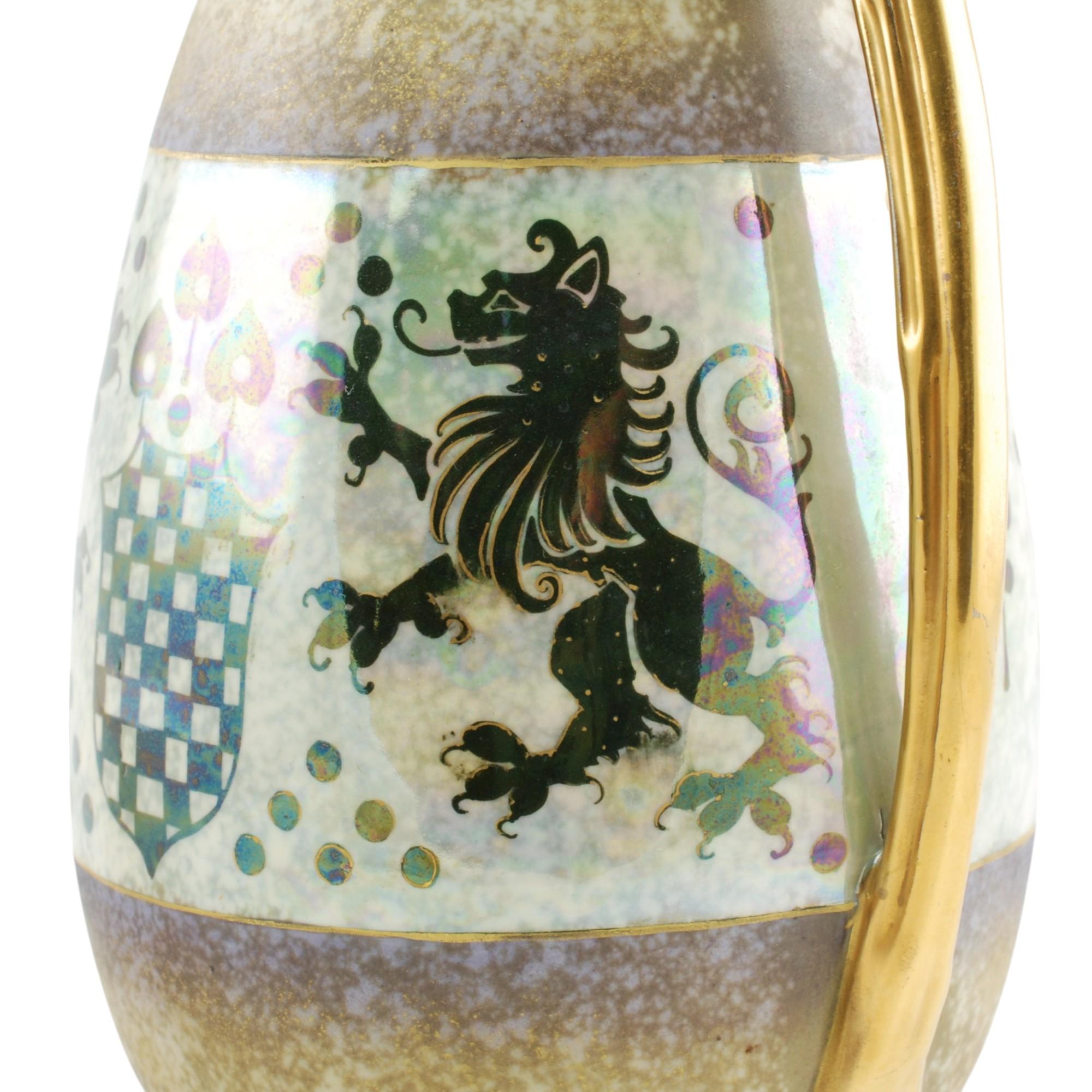 Riessner & Kessel Ánfora Tornillo Teplitz Jarrón de dos asas con esmalte iridizado principios del siglo XX en venta