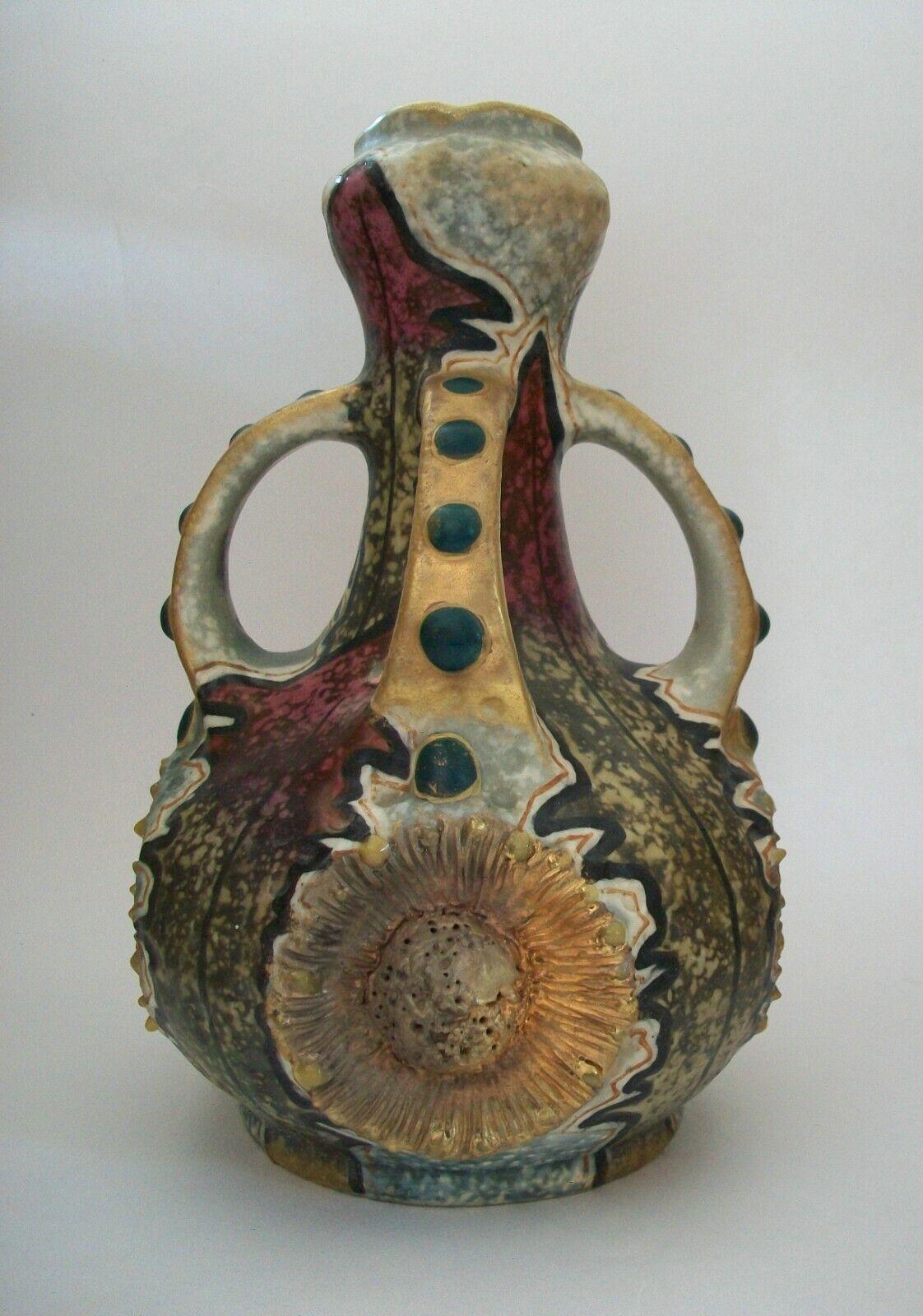 Riessner, Stellmacher & Kessel, Art Nouveau Sunflower Vase, Austria, C.1900 In Good Condition For Sale In Chatham, ON
