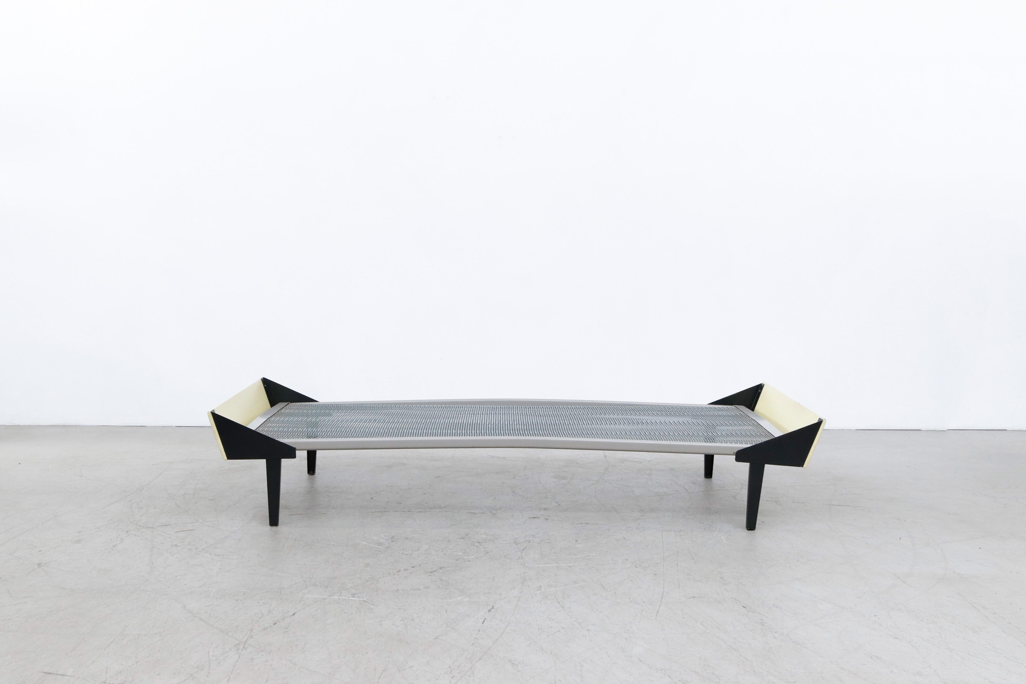 Rietveld Style Light Yellow Stained Wood and Black Enameled Daybed with Mattress For Sale 3