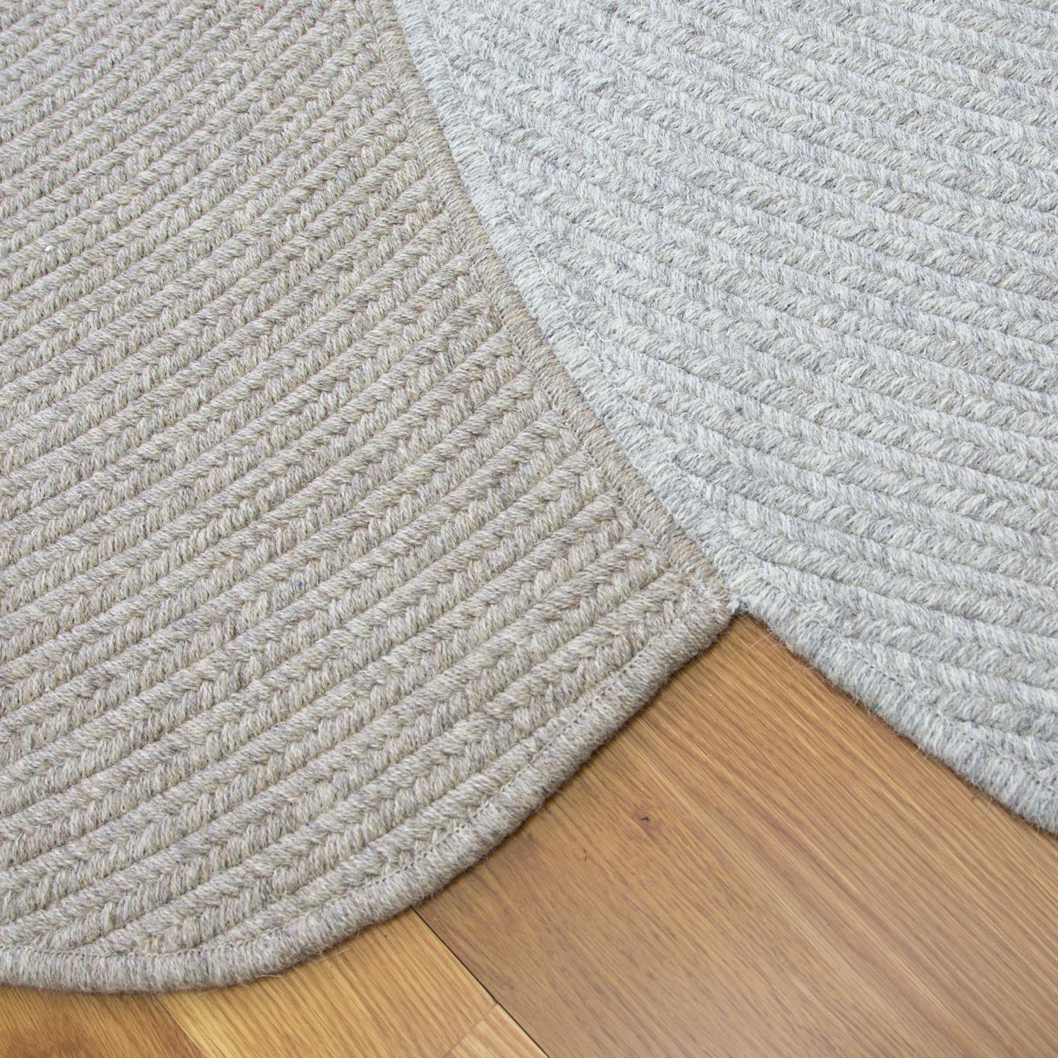 Riff Rug from Souda, 4x6 ft, Natural Wool, Dark Grey In New Condition For Sale In Brooklyn, NY