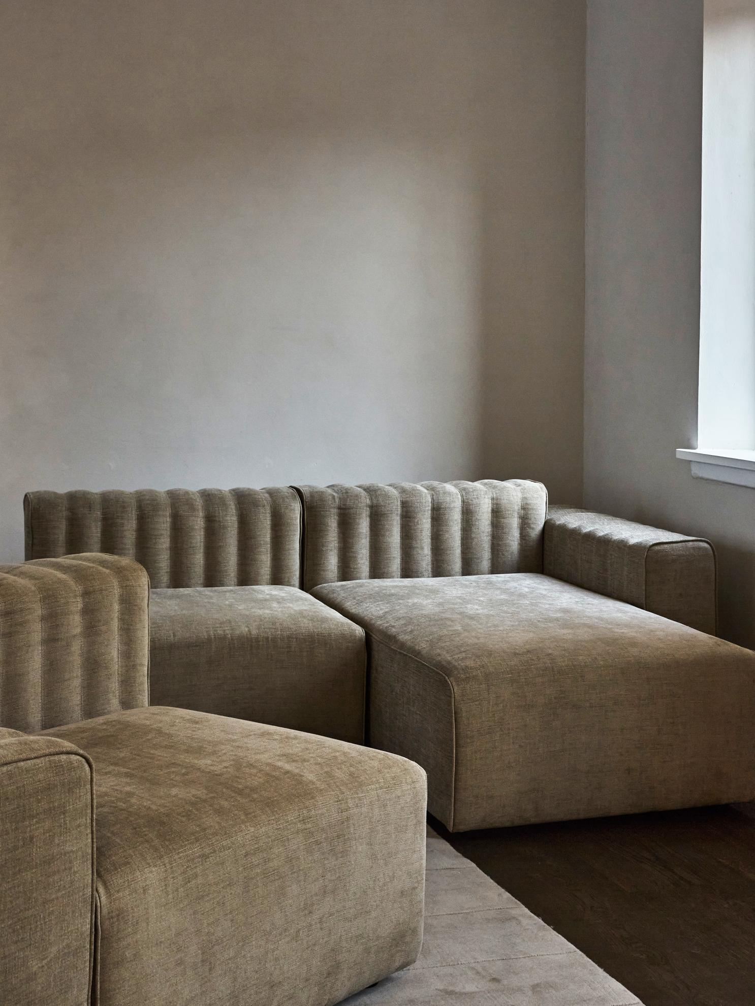 ''Riff''-Sofa von Norr11, Modulares Sofa, Grau (Dänisch) im Angebot