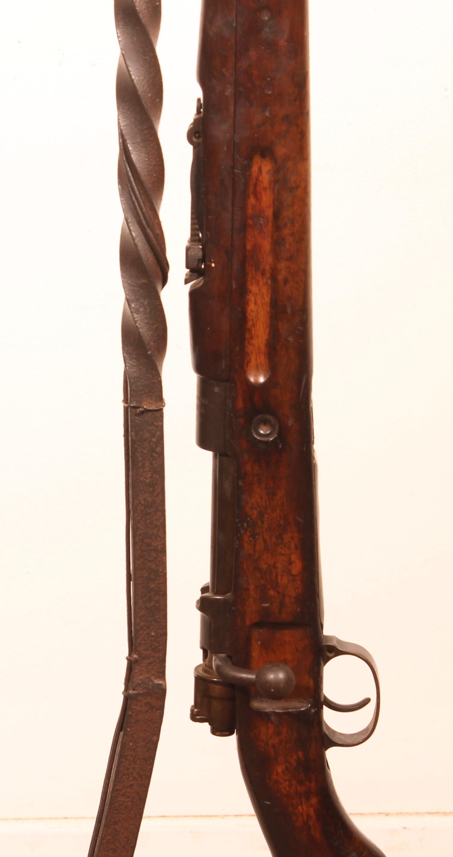 Rifle Floor Lamp With Its Lampshade In Good Condition For Sale In Brussels, Brussels