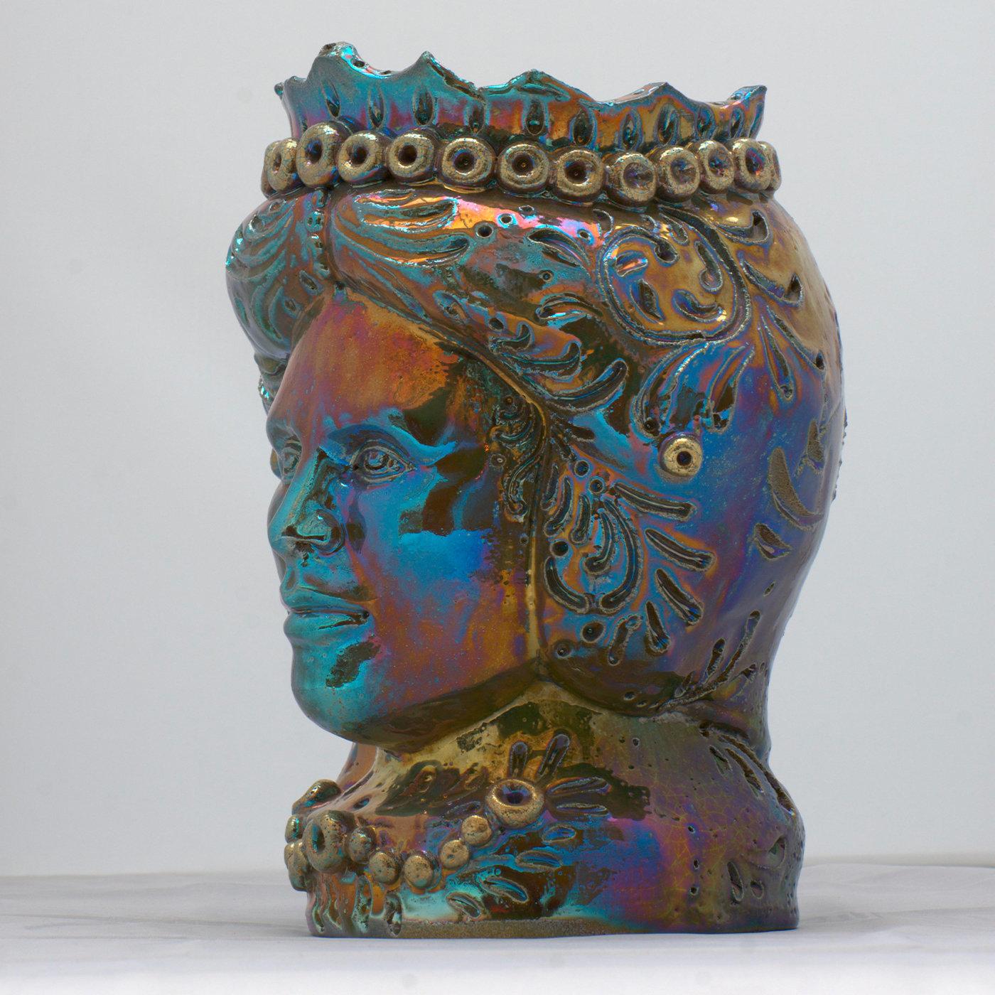 Visually captivating in its mesmerizing use of colors, this gorgeous sculpture is named after the Italian word for 