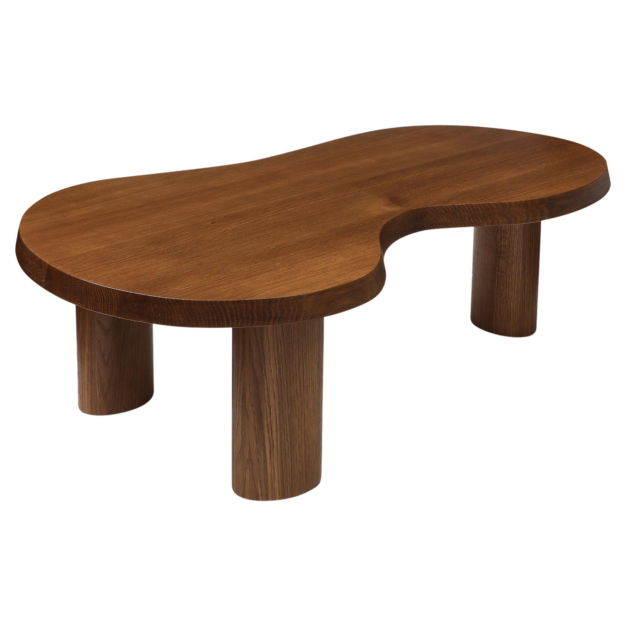 Mesa baja Rift Oak "Sur La Sorgue" de Robert Stilin, por encargo en venta
