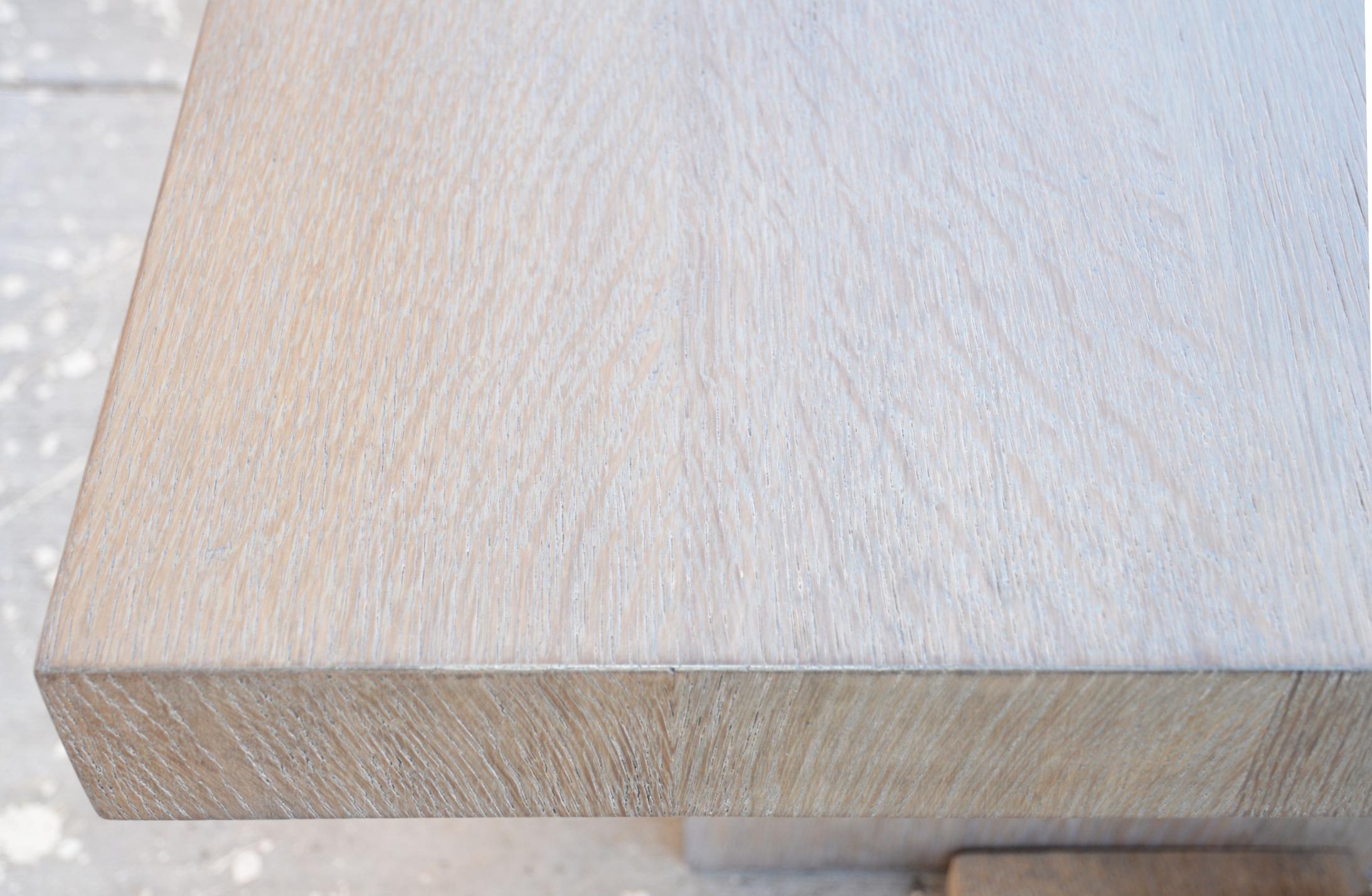 Table basse Nola en chêne brut, fabriquée sur commande par Petersen Antiques en vente 1