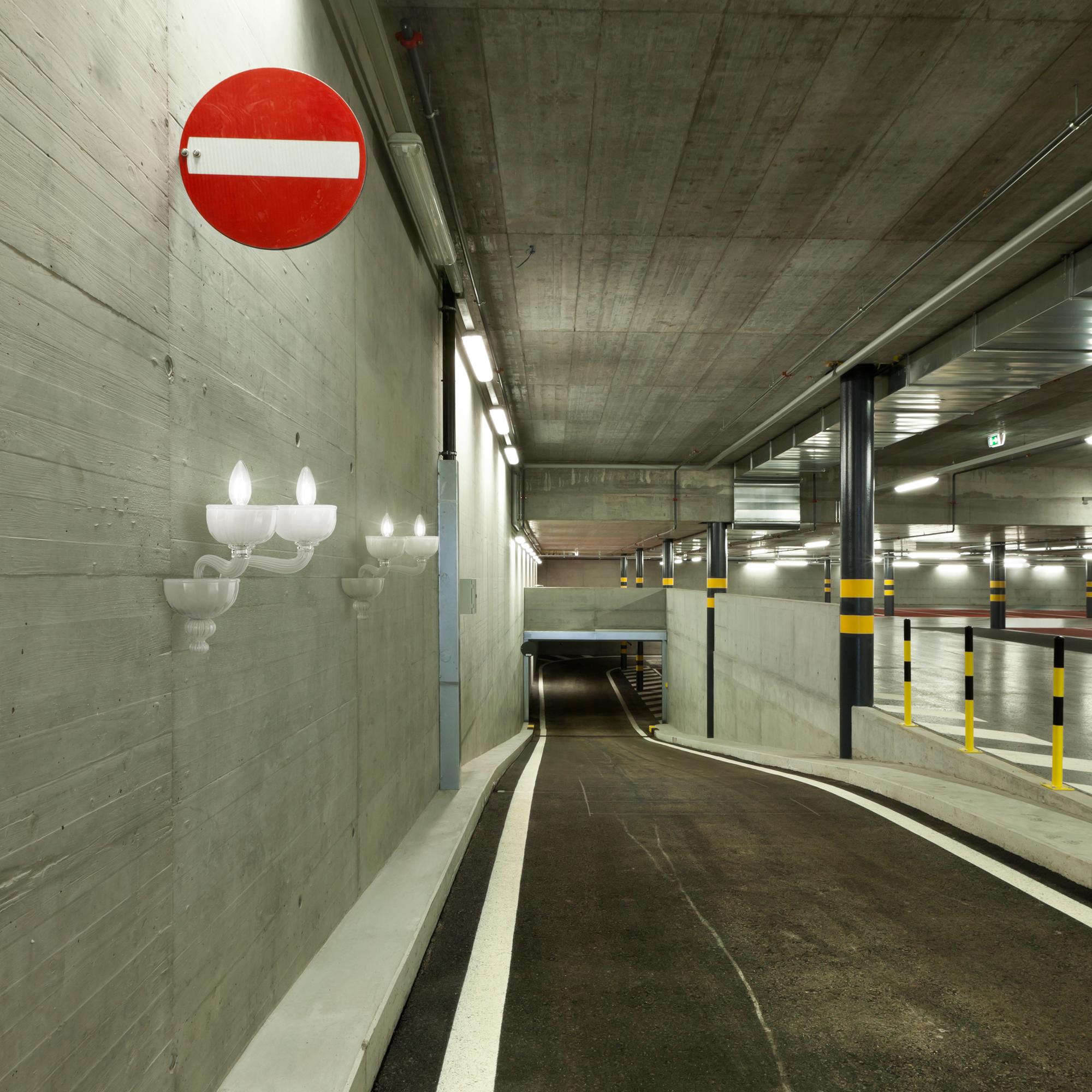 Lampadario Rigadin a 6 bracci in vetro di Murano bianco Edgar di Multiforme in vendita 3