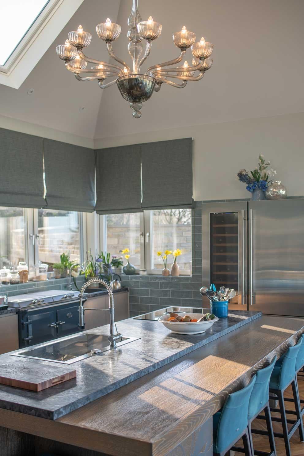 Lampadario Rigadin a 6 bracci in vetro di Murano bianco Edgar di Multiforme in vendita 1