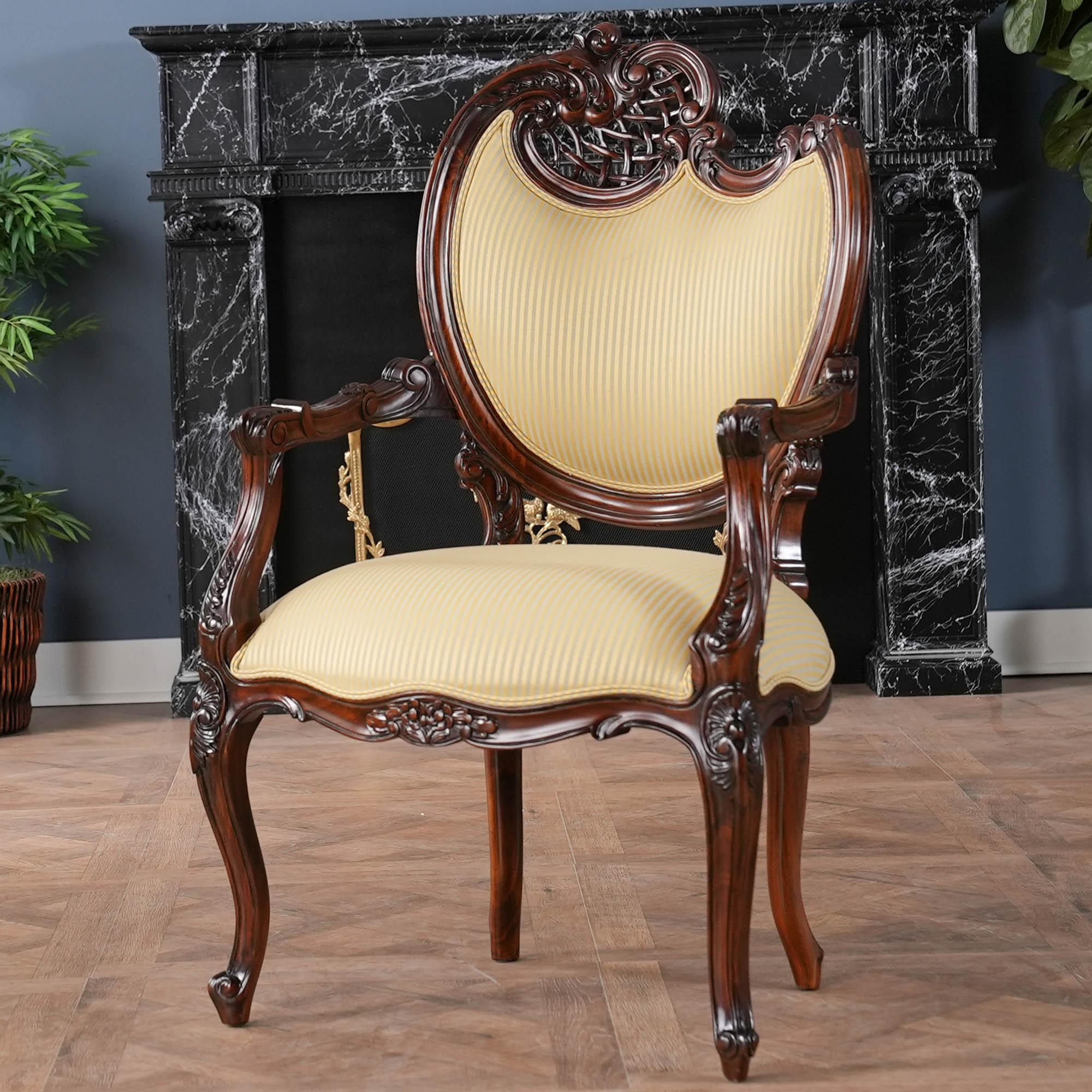 Silla de chimenea derecha Tallado a mano en venta