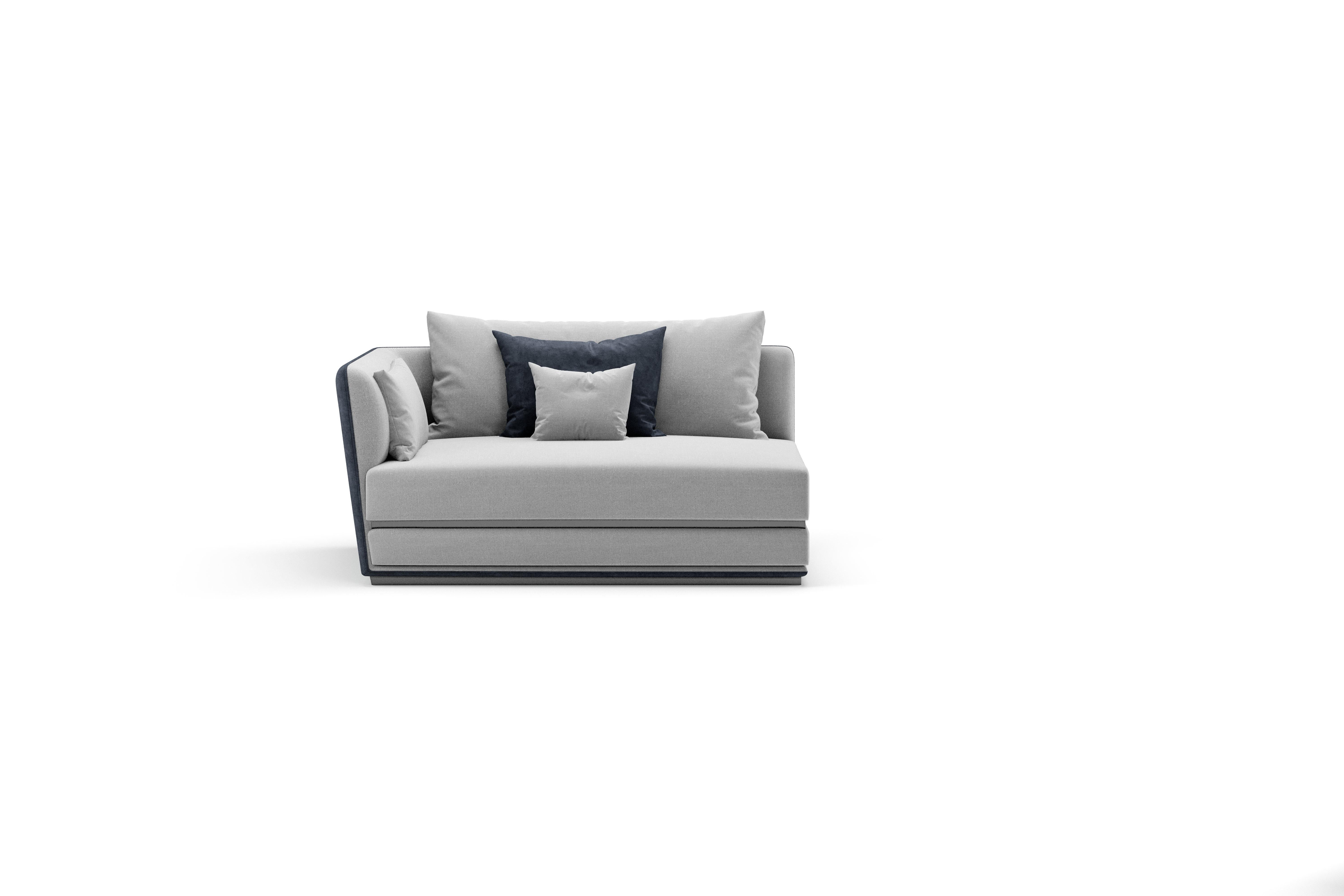 Prisma right/left arm Double element is an element of modular sofa available in many colors and materials. Its structure is wood padded with multi-density rubber and interwoven elastic straps.
The base has titanium nickel finishing.

Prisma is