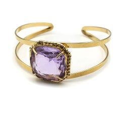 Rigid bracelet in 24 kt gold plated bronze with faceted square crystal