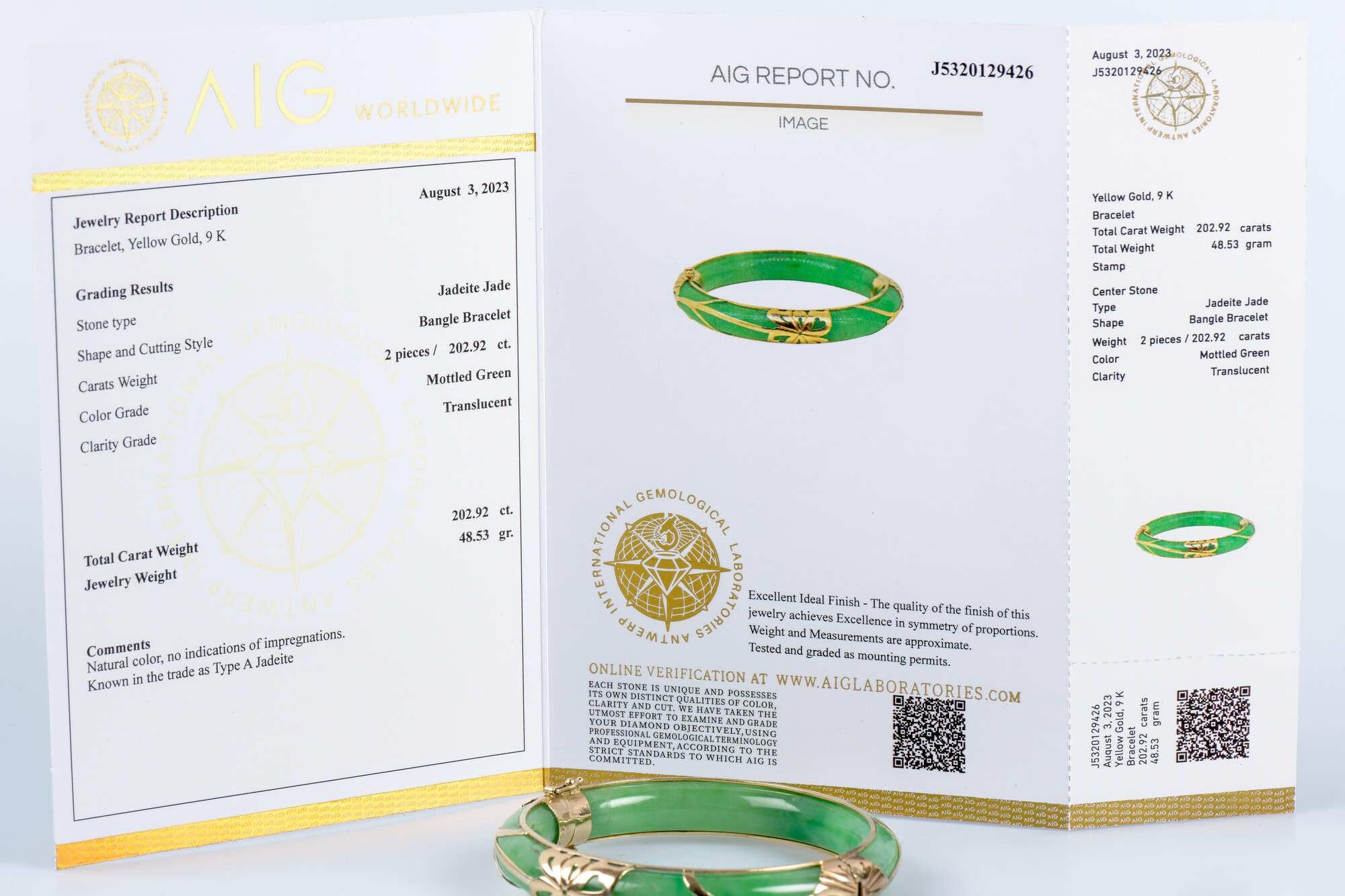 Bracelet jonc rigide en jade avec décorations en or jaune 9 carats en vente 8