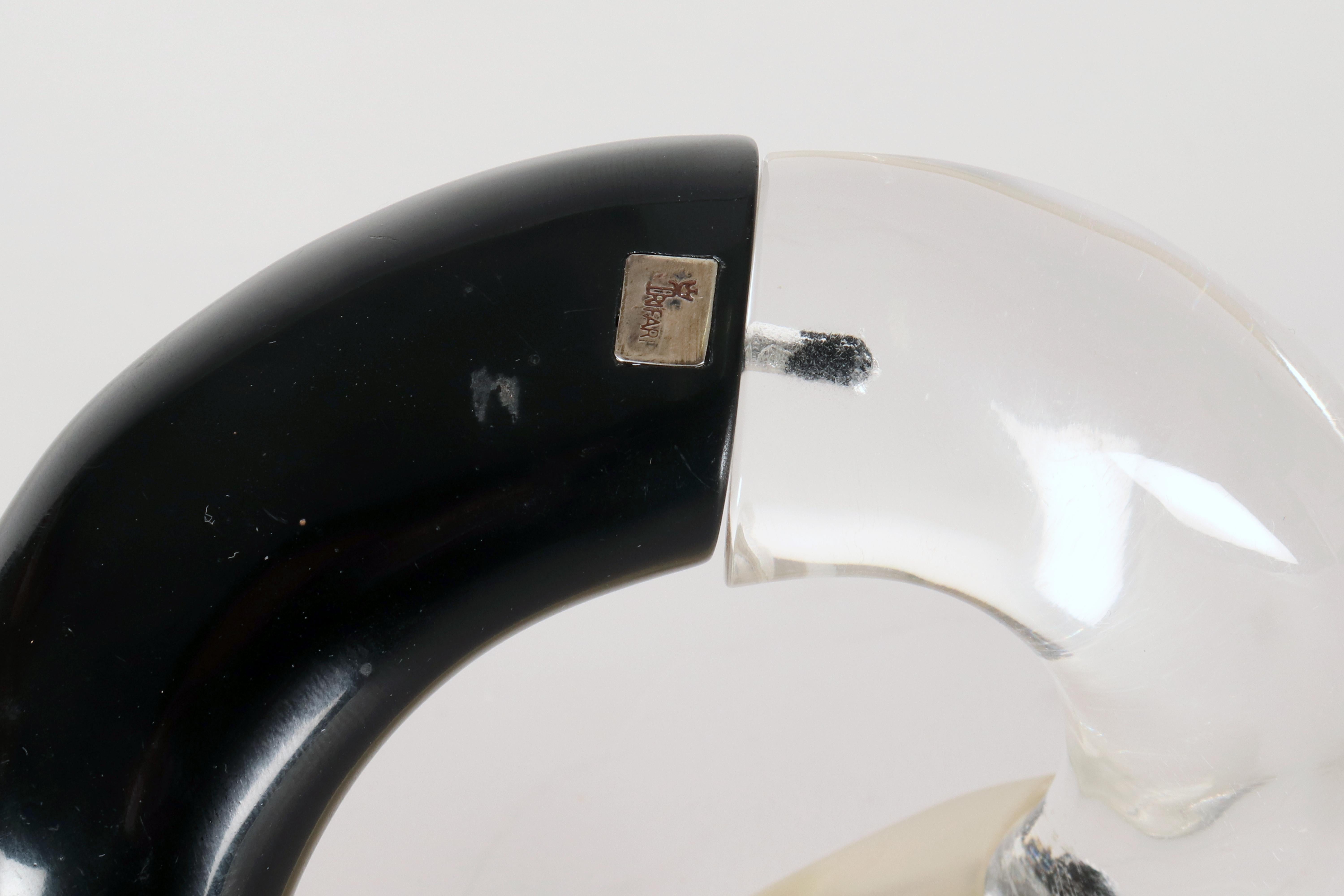 Bracciale di bigiotteria in lucite rigida di Trifari, USA, anni '50. in vendita 6