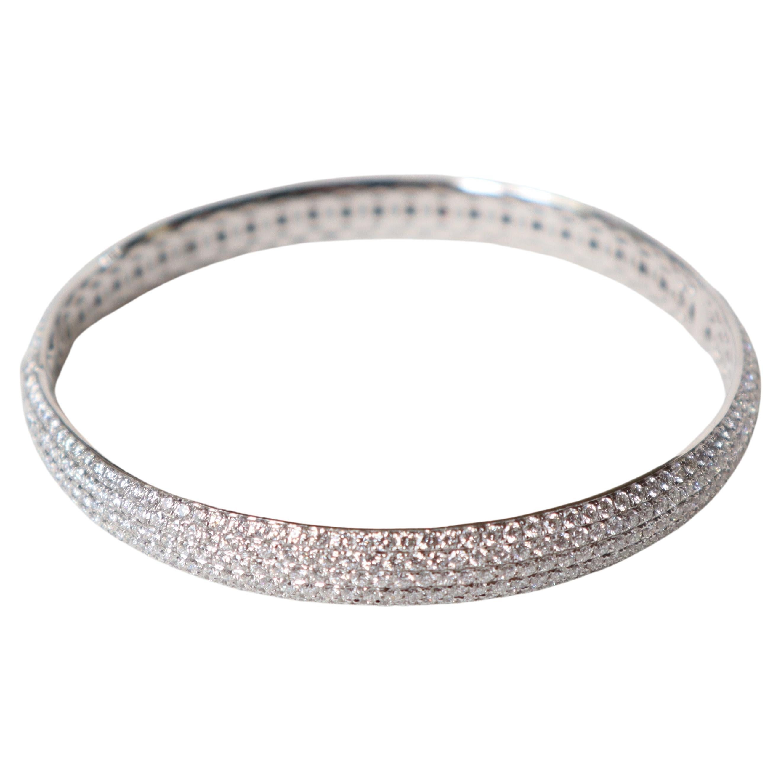 Rigid Opening Bracelet in 18 Karat White Gold and 8 Carat Diamonds