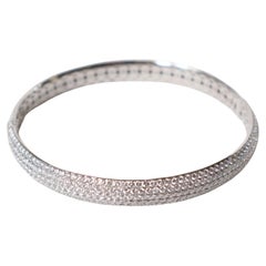 Bracelet à ouverture rigide en or blanc 18 carats et diamants de 8 carats 