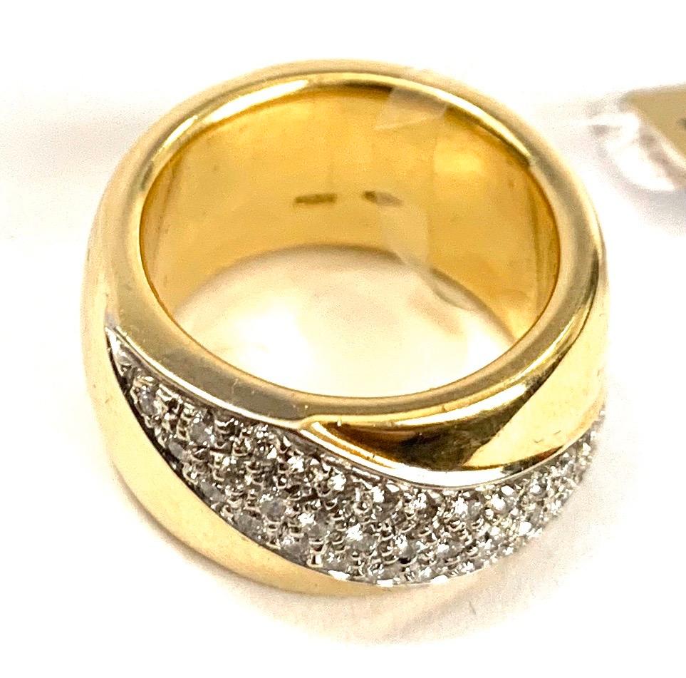 Brilliant Cut Rigid Ring 18 Karat Gold and White Diamond Central For Sale