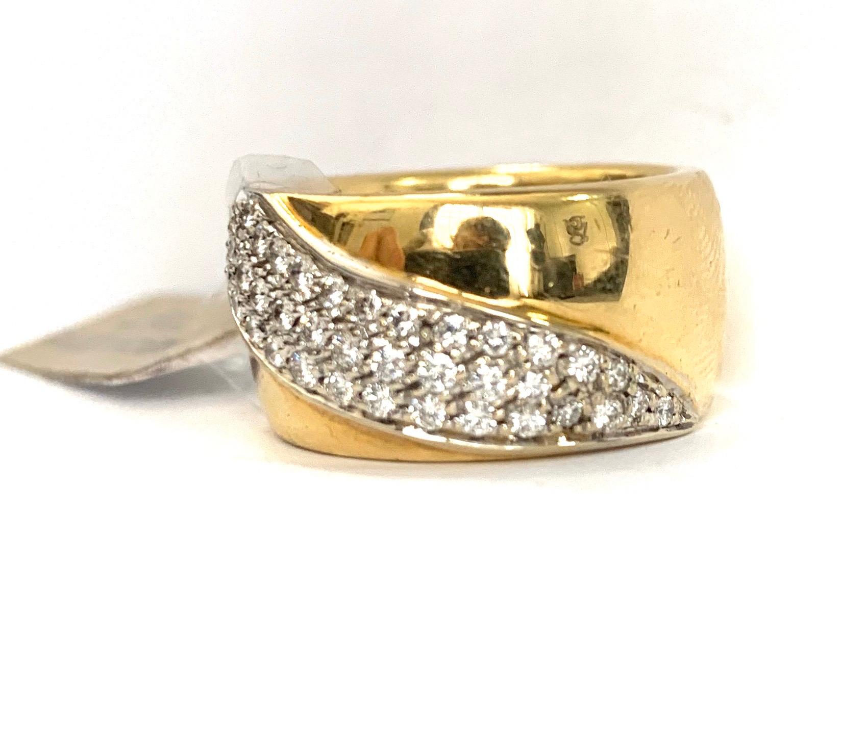 Rigid Ring 18 Karat Gold and White Diamond Central For Sale 2