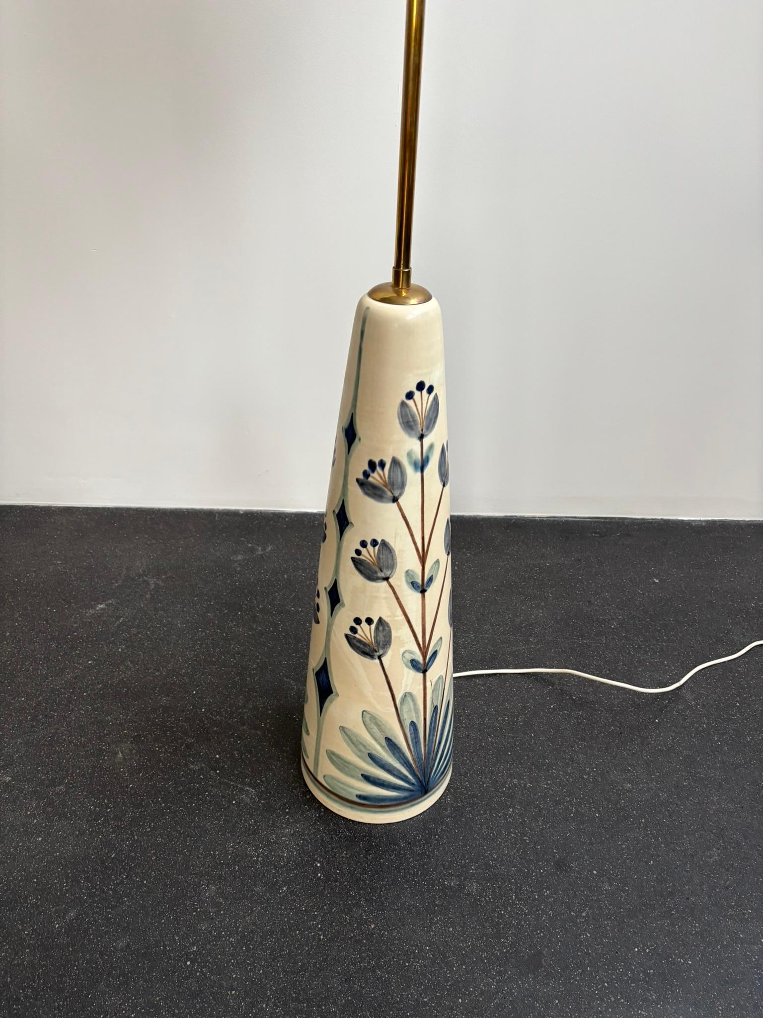 Rigmor Nielsen Grand lampadaire en céramique peint à la main pour Søholm, années 1960 en vente 6