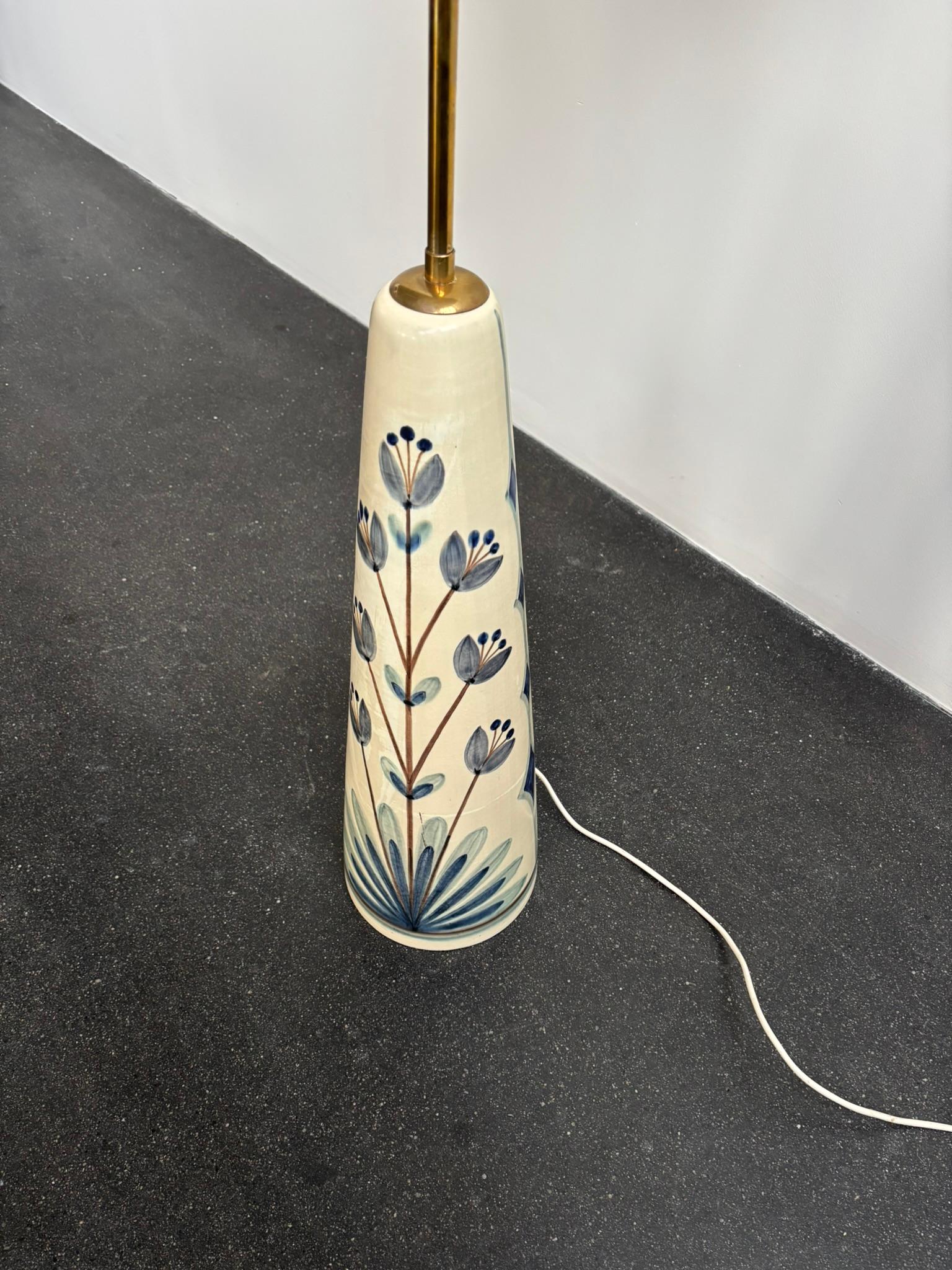 Rigmor Nielsen Grand lampadaire en céramique peint à la main pour Søholm, années 1960 en vente 8