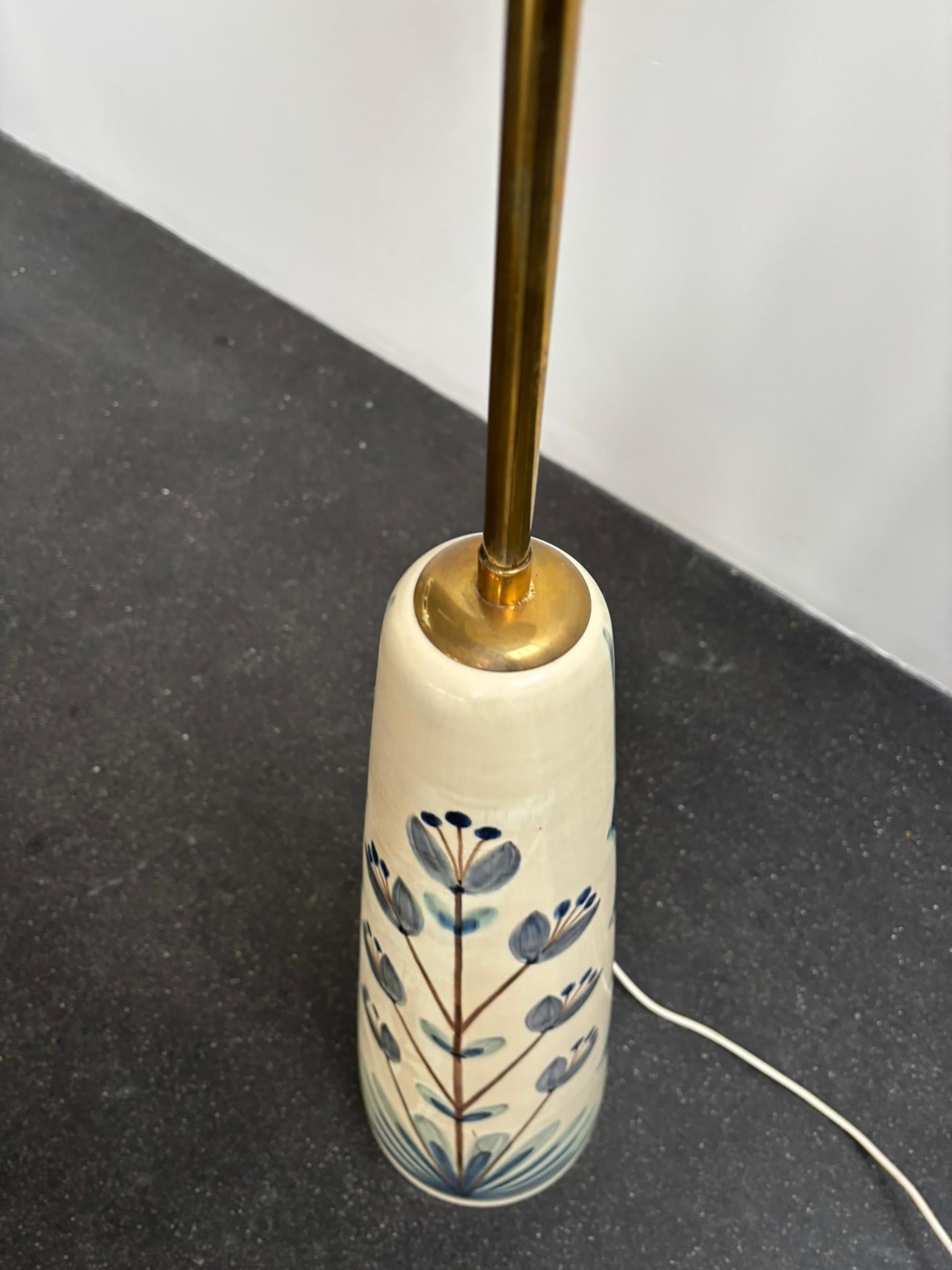 Céramique Rigmor Nielsen Grand lampadaire en céramique peint à la main pour Søholm, années 1960 en vente