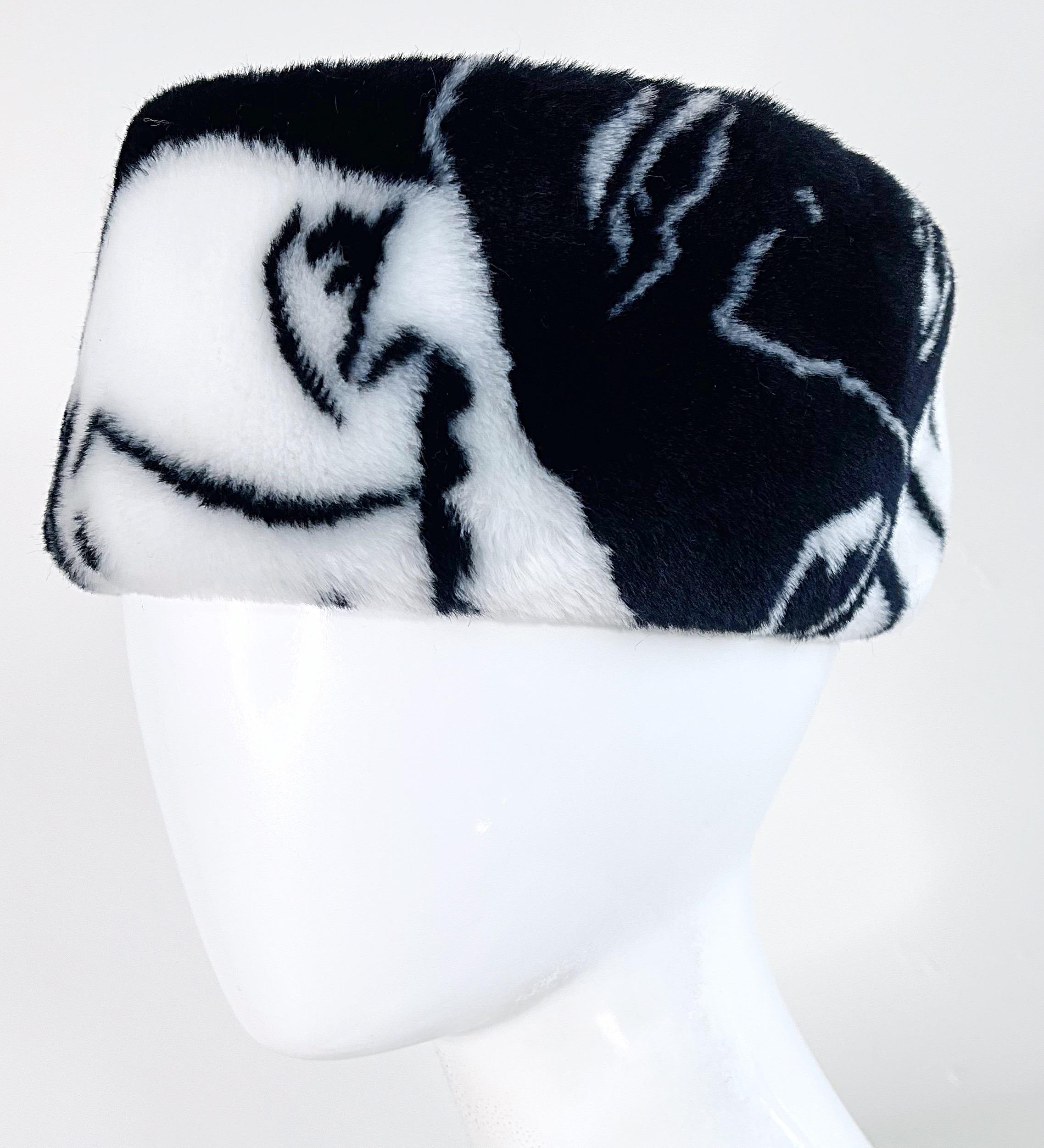 Rihanna’s Black and White 1980s Face Picasso Print Faux Fur Vintage 80s Hat For Sale 5