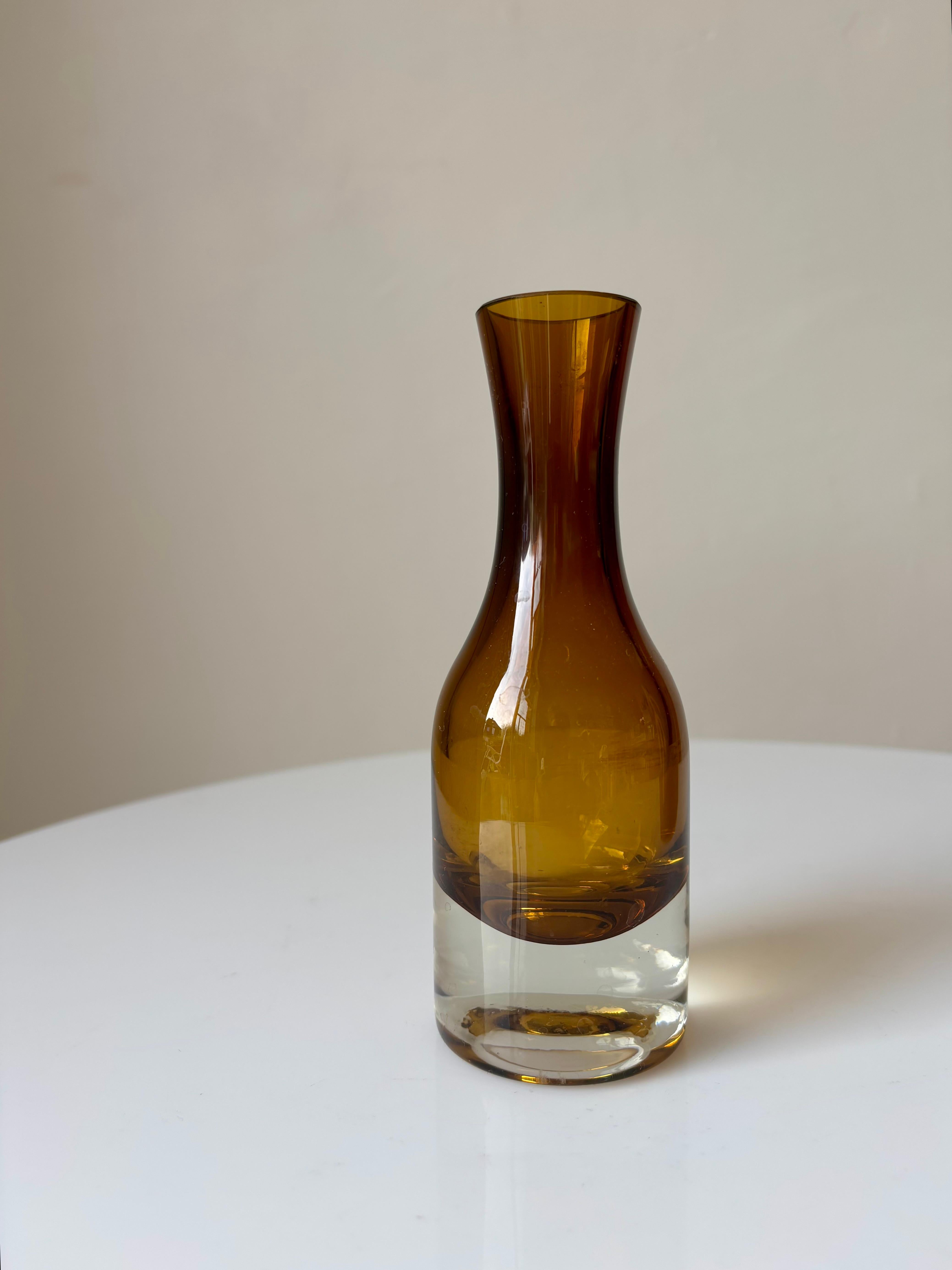 Riihimäen Lasi Oy Kleine Vase aus braunem Glas, 1970er Jahre (Finnisch) im Angebot
