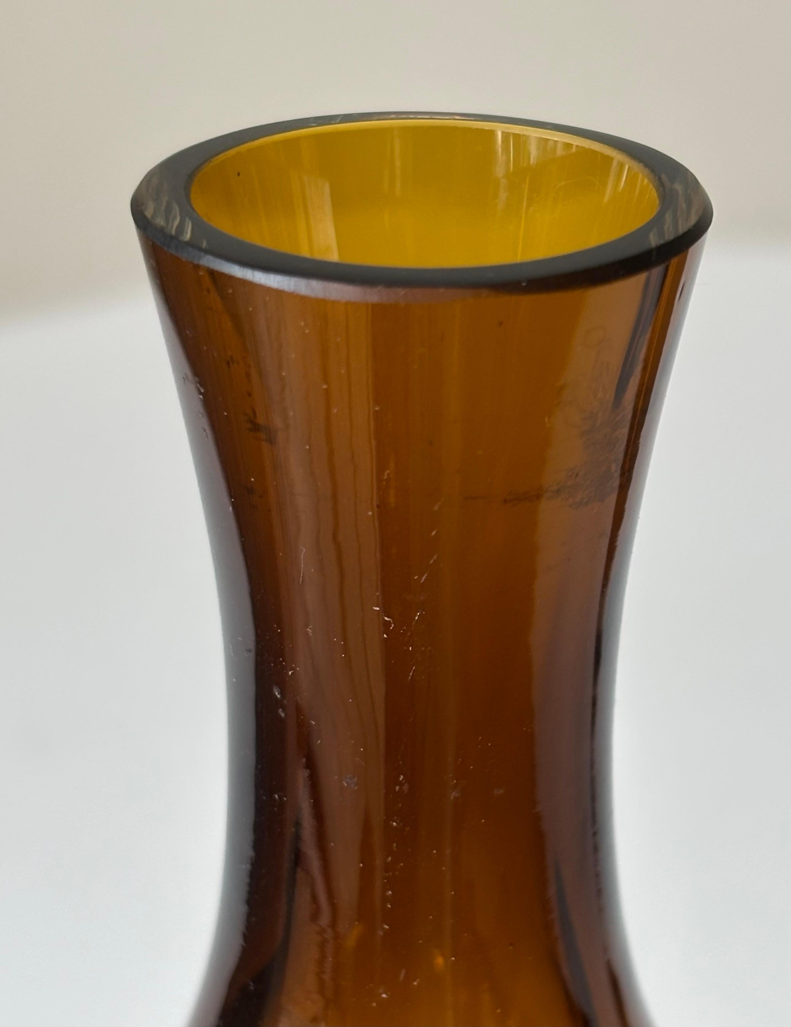 Riihimäen Lasi Oy Kleine Vase aus braunem Glas, 1970er Jahre im Zustand „Gut“ im Angebot in Copenhagen, DK