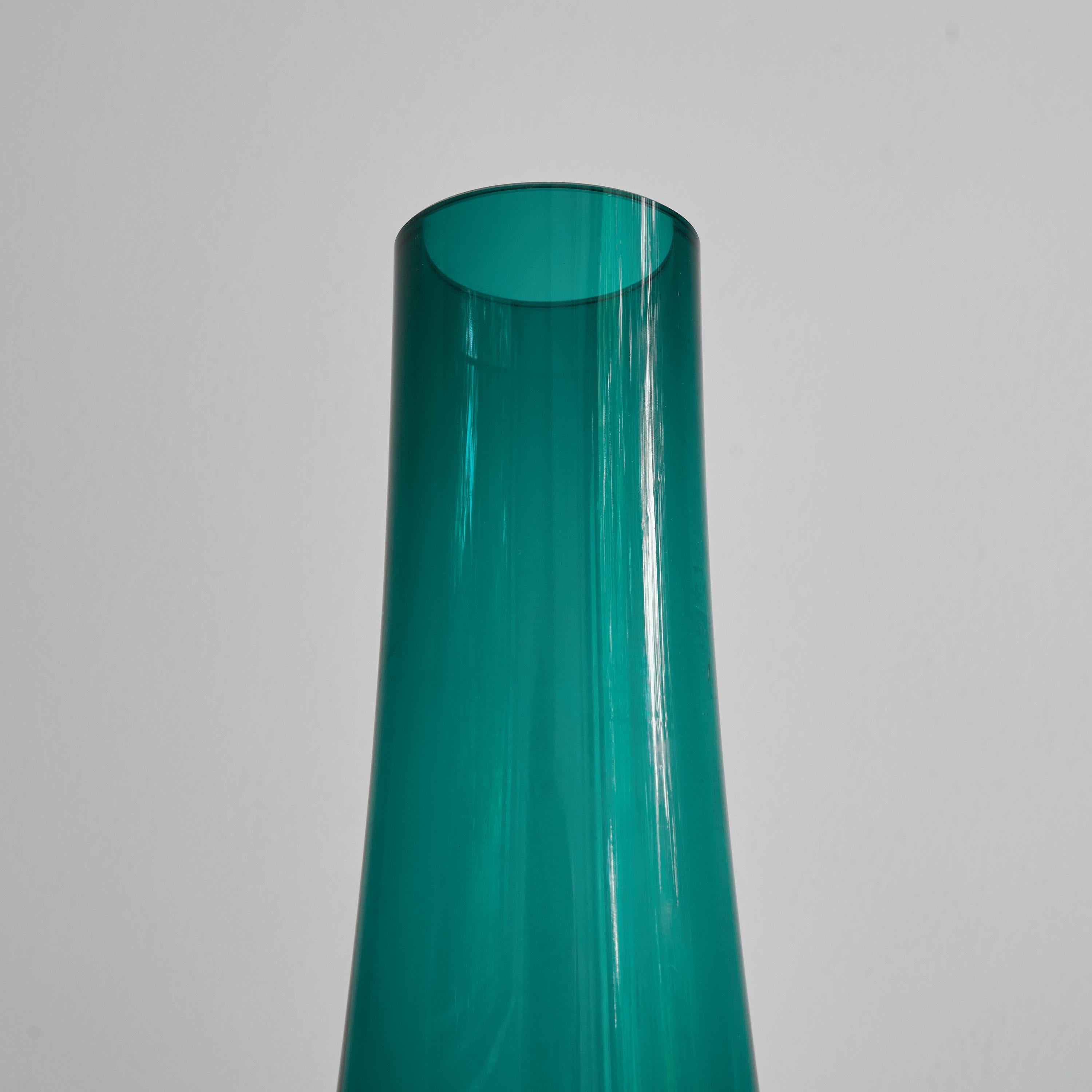 Mid-Century Modern Riihimäen Lasi Oy Tall Modernist Glass Vase For Sale