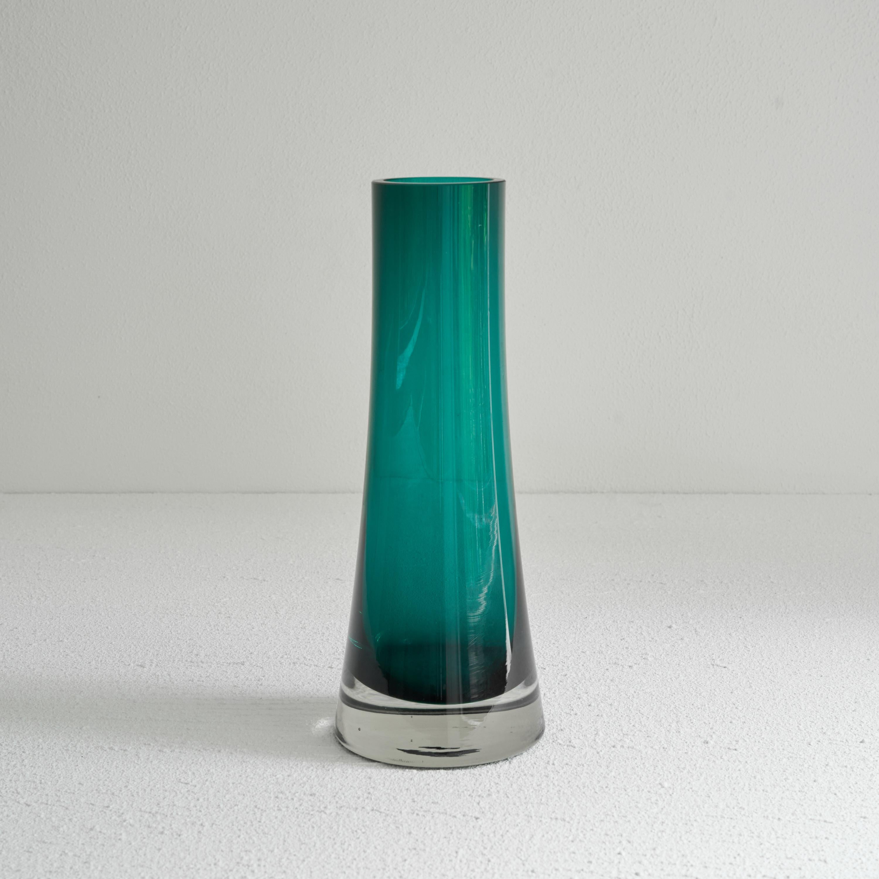 Hand-Crafted Riihimäen Lasi Oy Tall Modernist Glass Vase For Sale