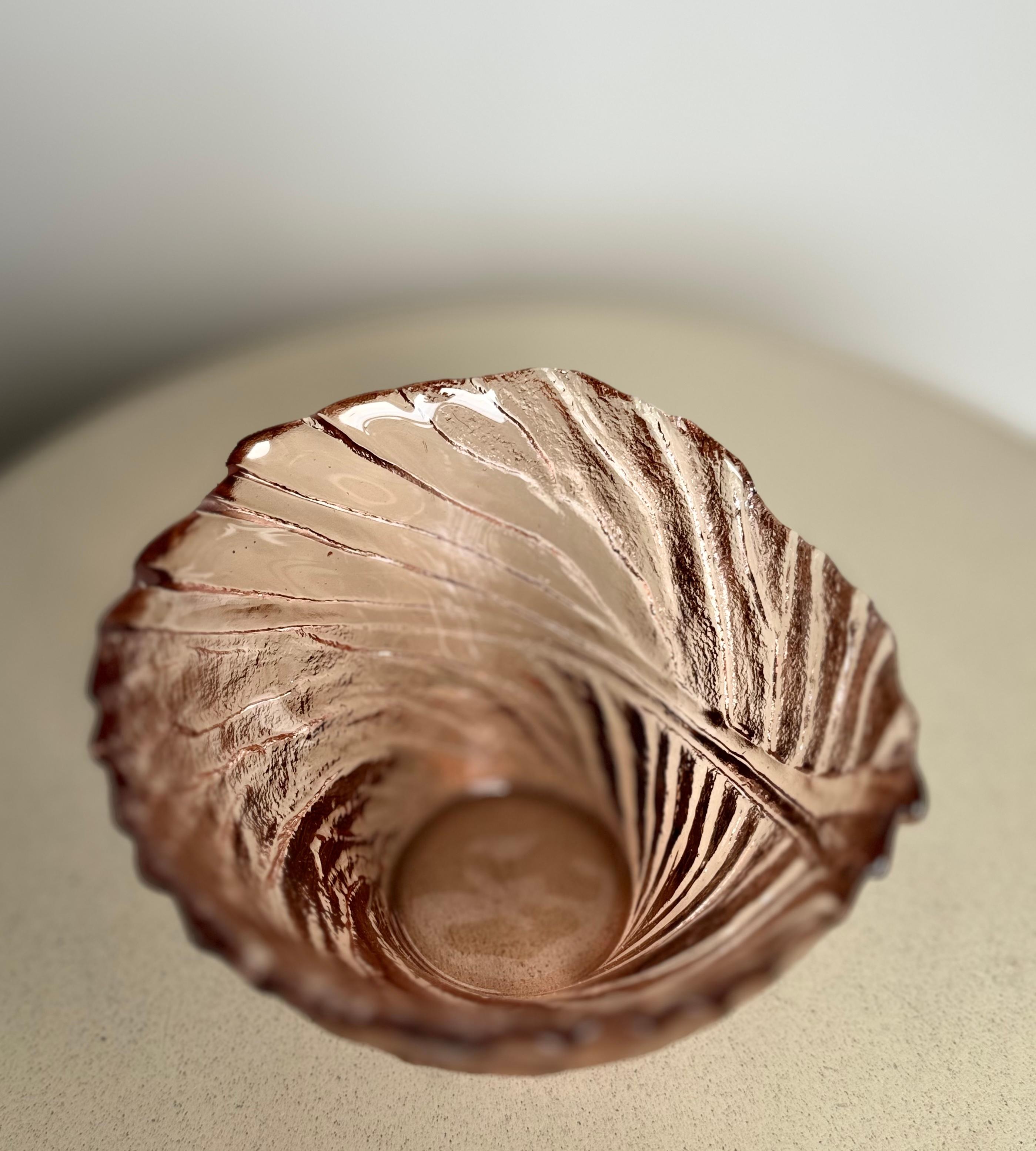 Finnish Riihimäen Lasi  Ultra bowl, rose For Sale