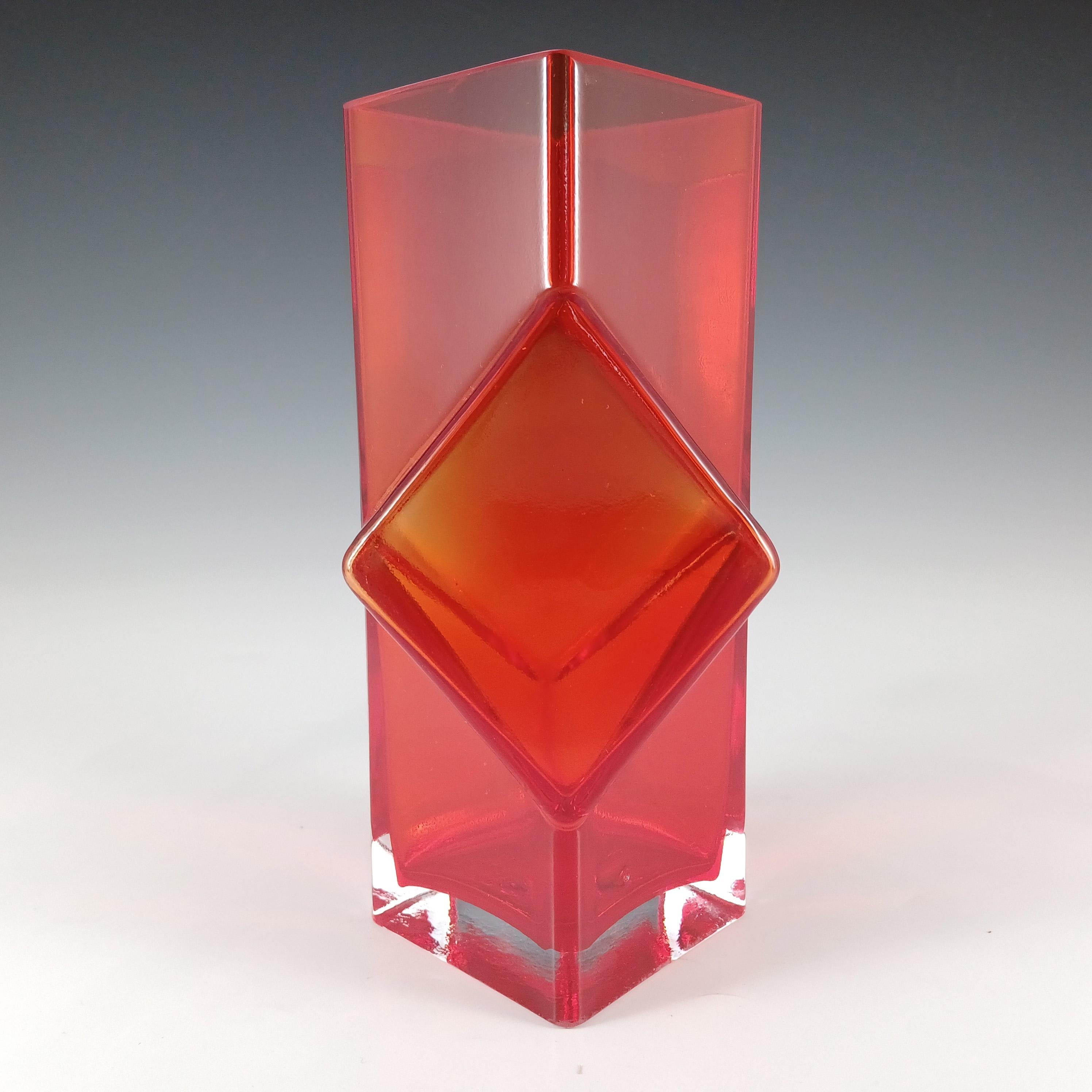 Mid-Century Modern Riihimaki #1388 Erkkitapio Siiroinen Red Glass Pablo Vase For Sale