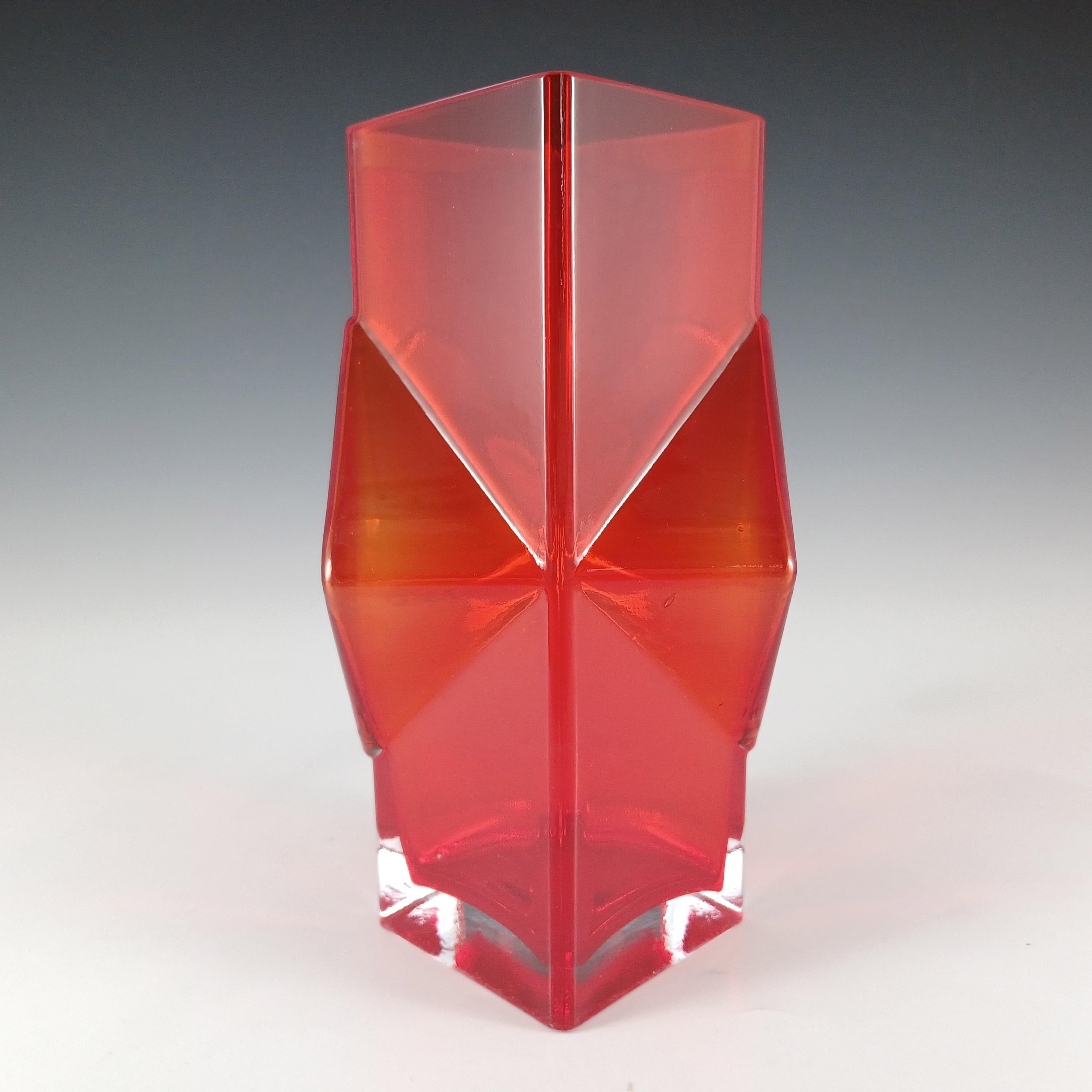 Finnish Riihimaki #1388 Erkkitapio Siiroinen Red Glass Pablo Vase For Sale