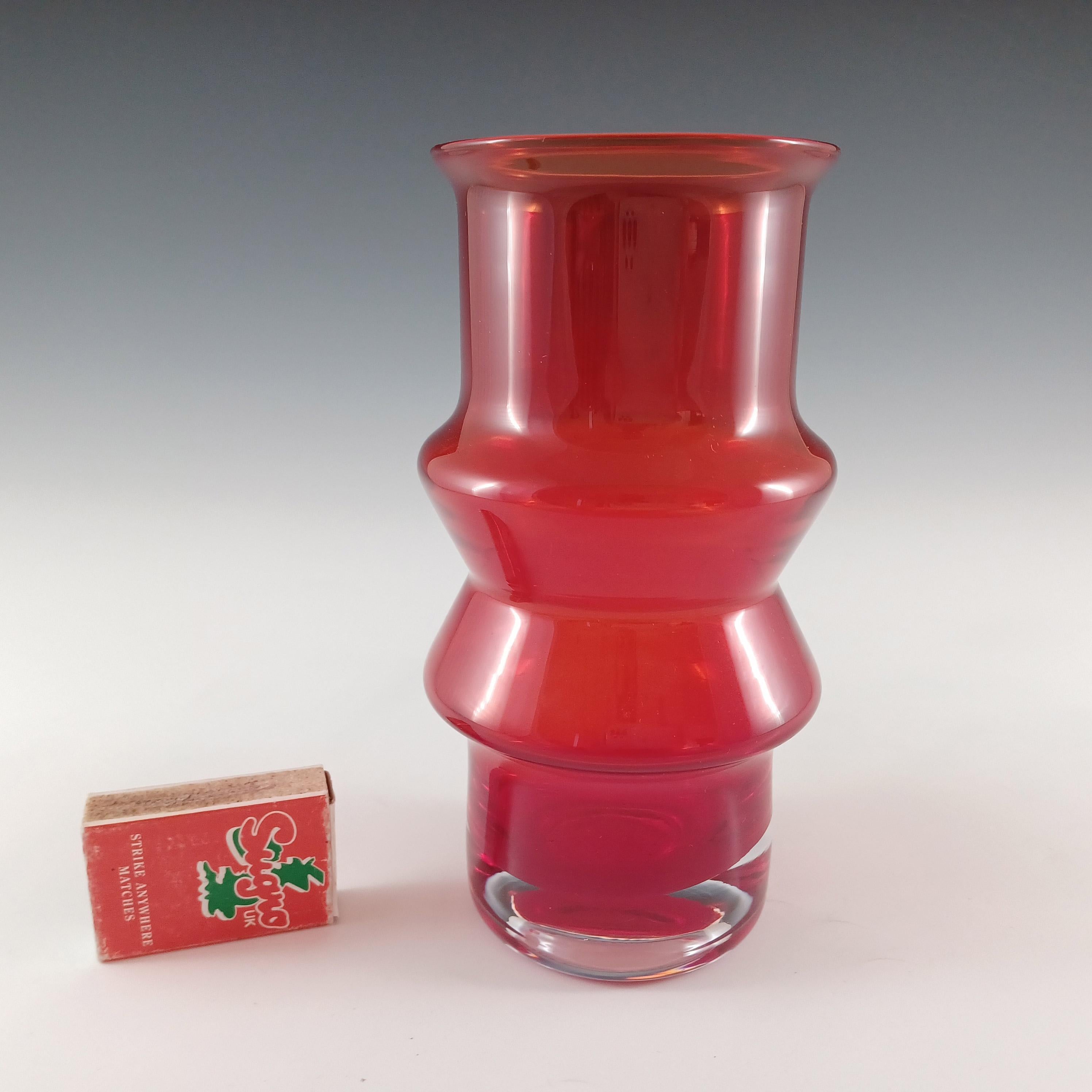 Vaso Riihimaki #1519 Riihimaen in vetro rosso 