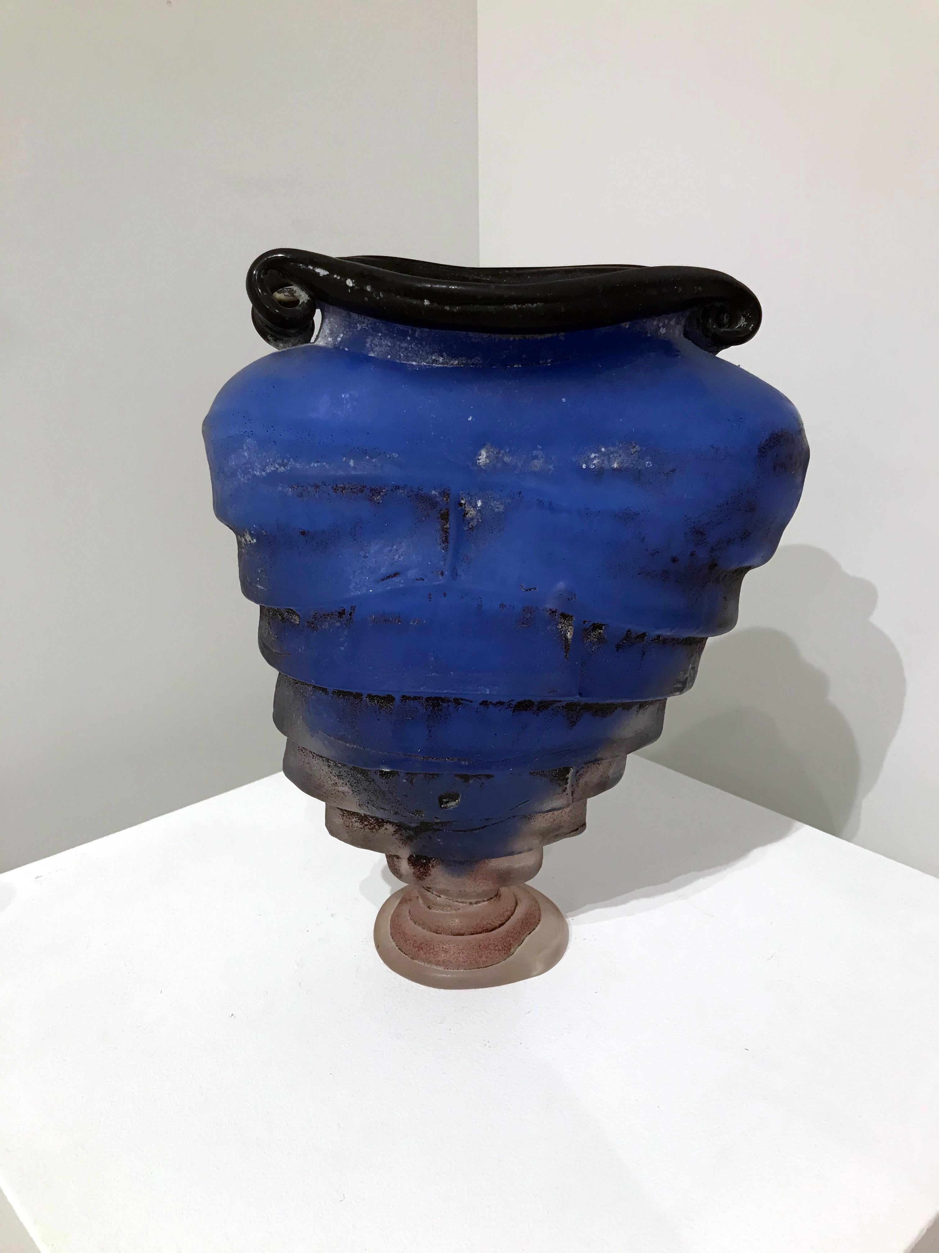 « Blue Cyclone », abstrait, verre, sculpture, vase, forme, design