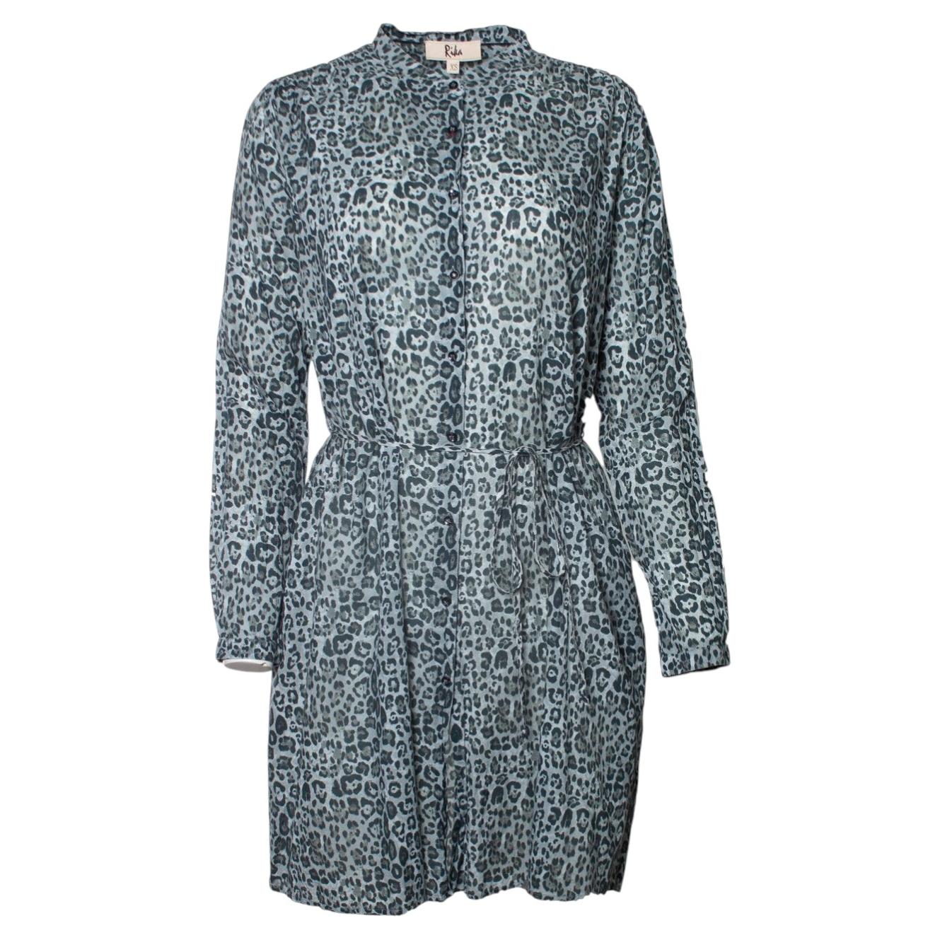 Rika, leopard printed dress in grey