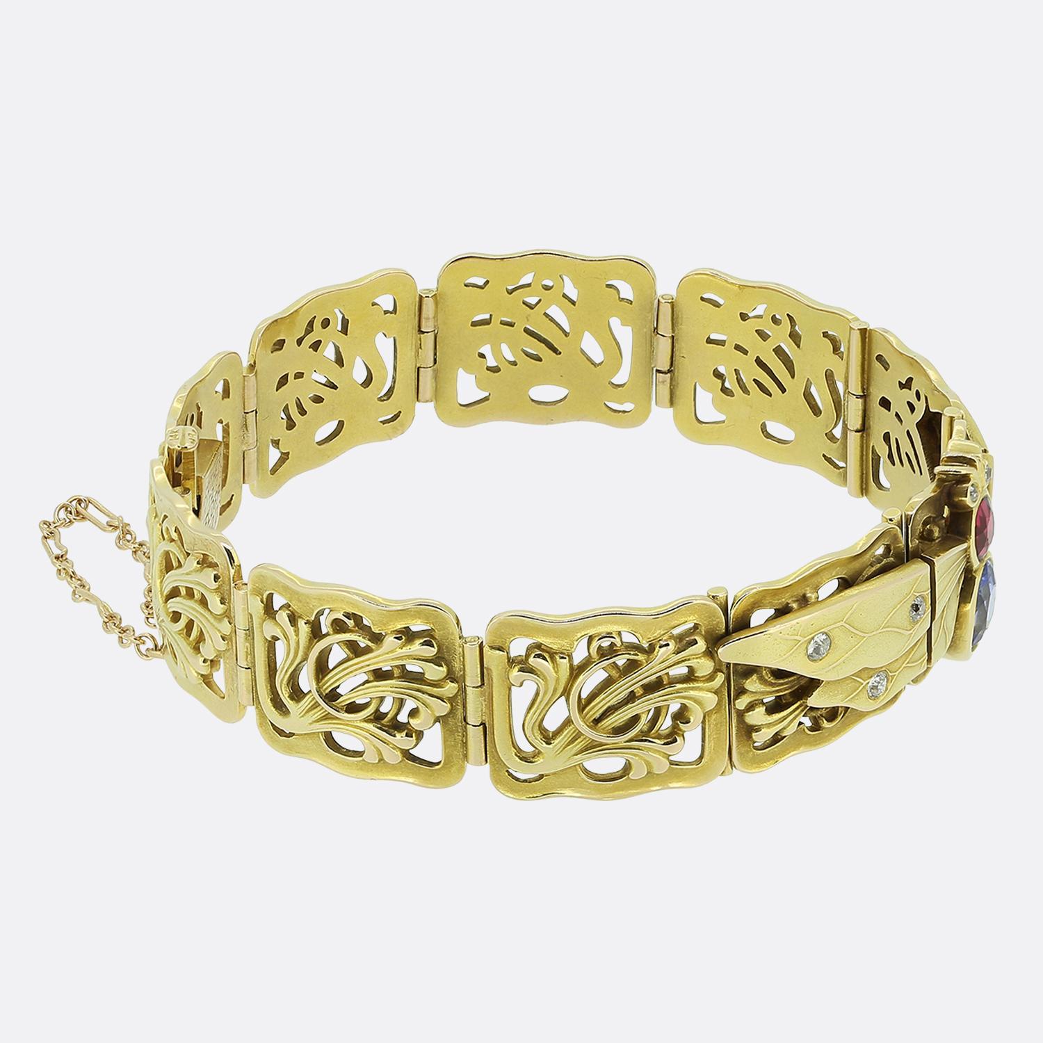 Riker Bros. Geflügeltes Insektenarmband mit Rubin, Saphir und Diamant (Art nouveau) im Angebot