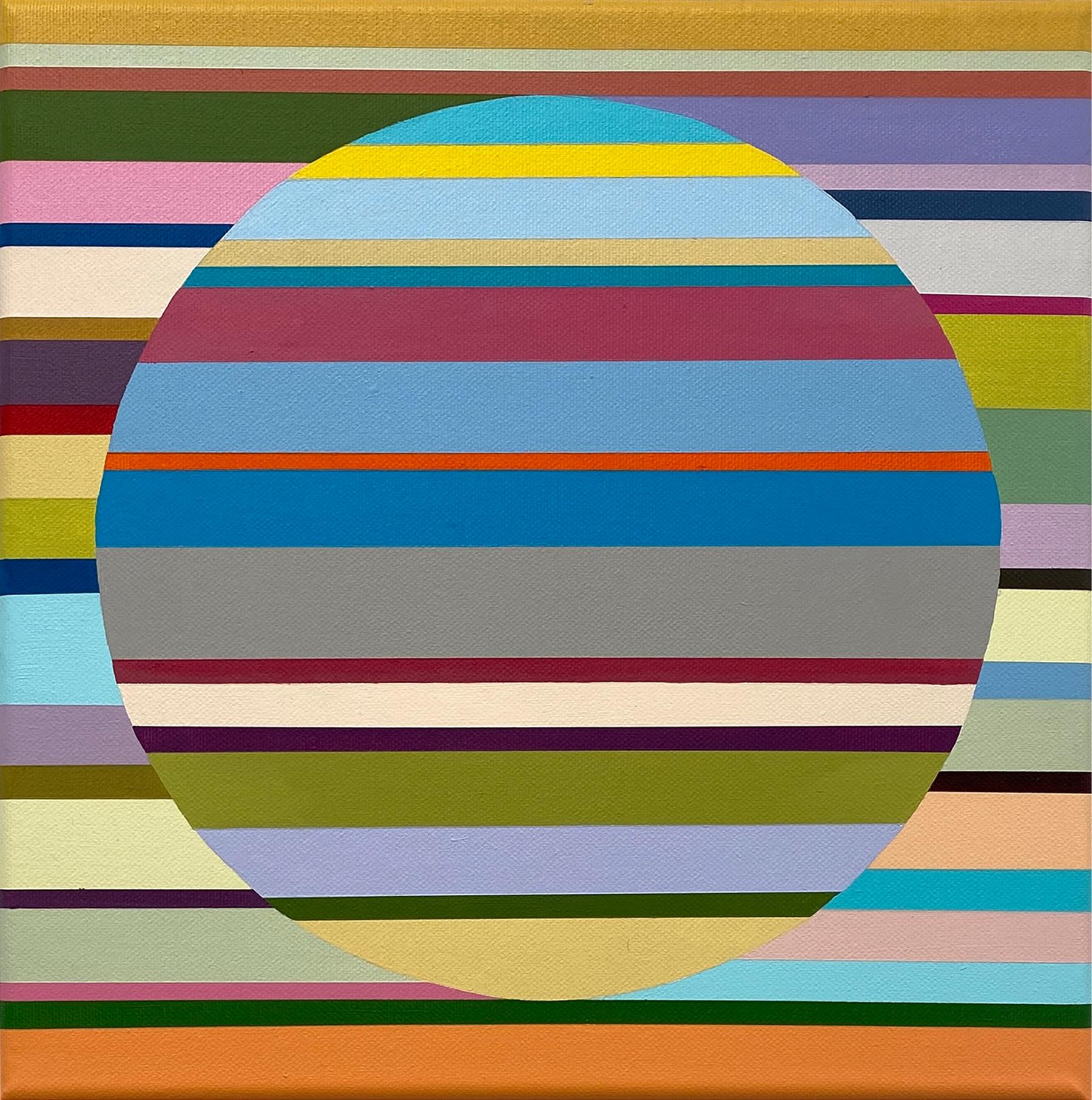 Rikke Bjørn

Artista danese con sede a Copenaghen, il lavoro di Rikke ruota attorno all'esplorazione di composizioni geometriche in cui convergono colore, forma e superficie. Attraverso l'arte non oggettiva, approfondisce le intricate relazioni tra