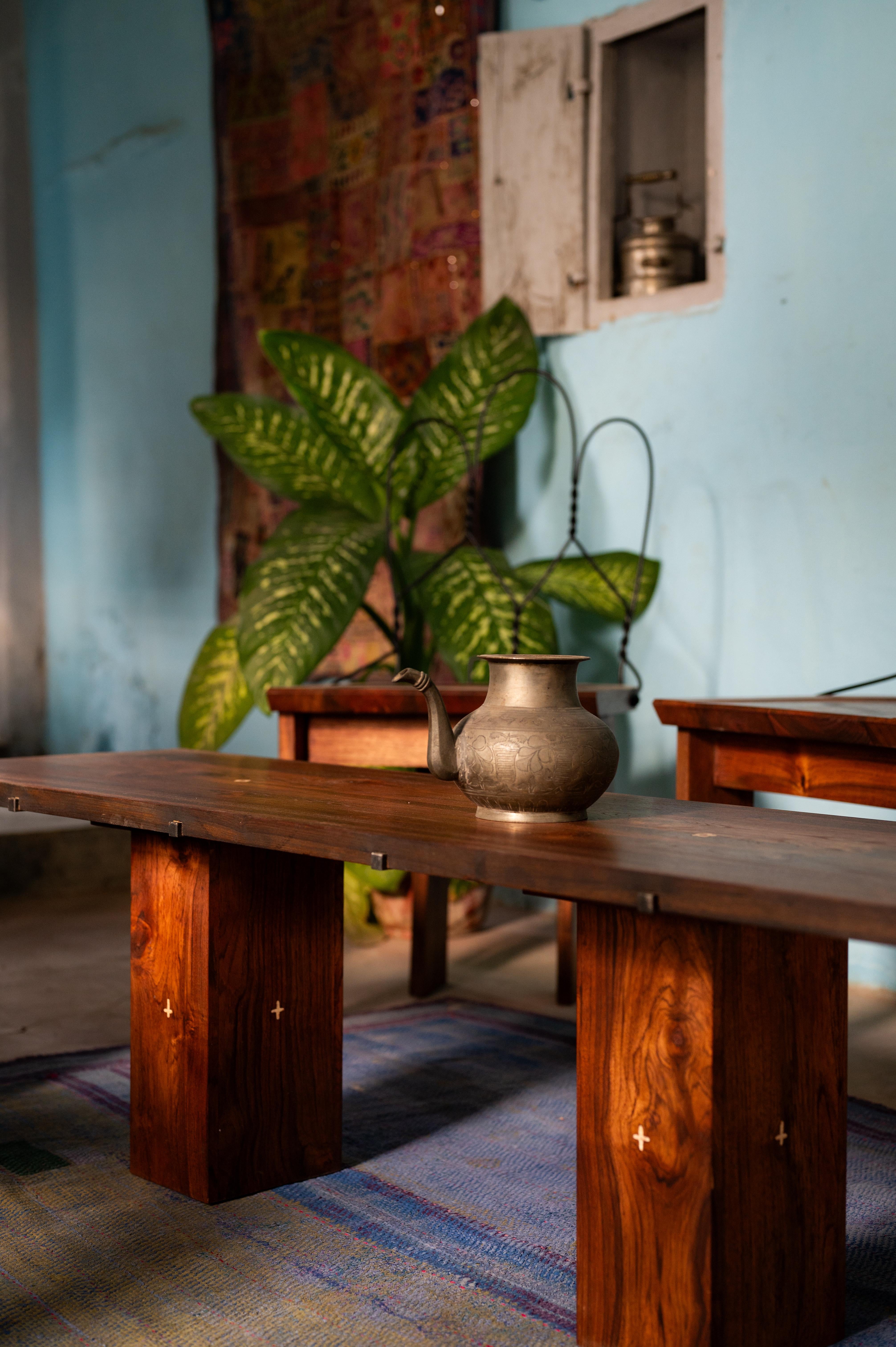Table basse Rikt Neuf - En vente à Udaipur, IN