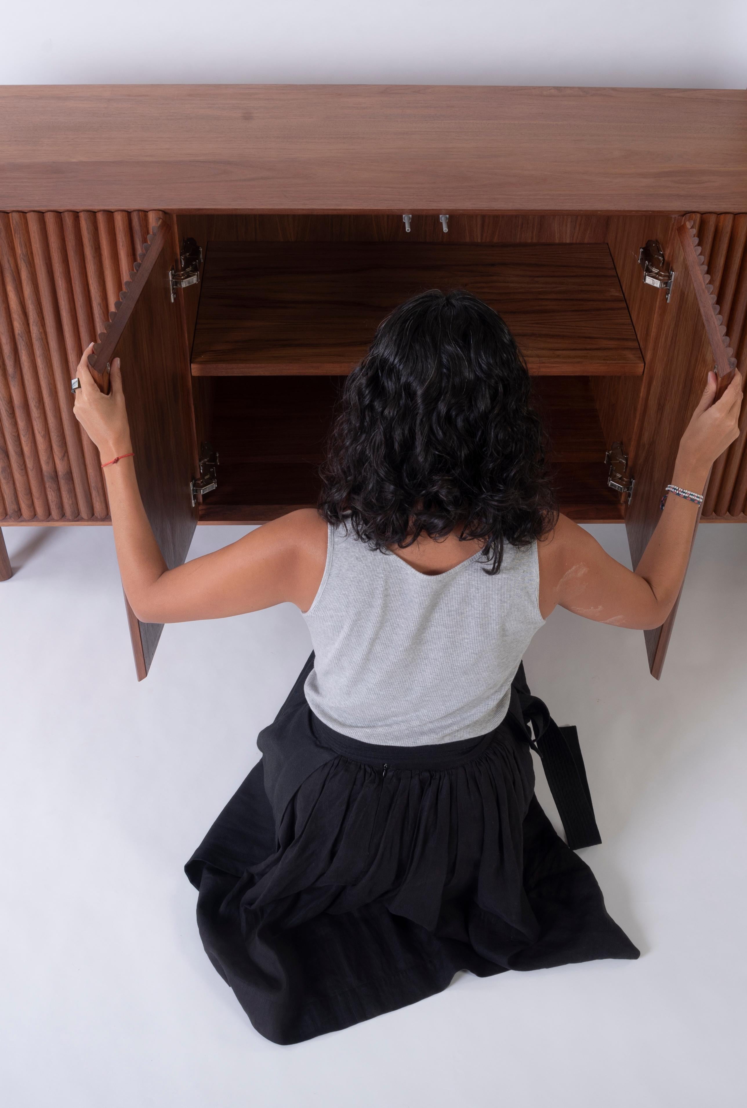 Credenza RIMA, 2,5M Madera maciza de Tzalam Siglo XXI y contemporáneo en venta