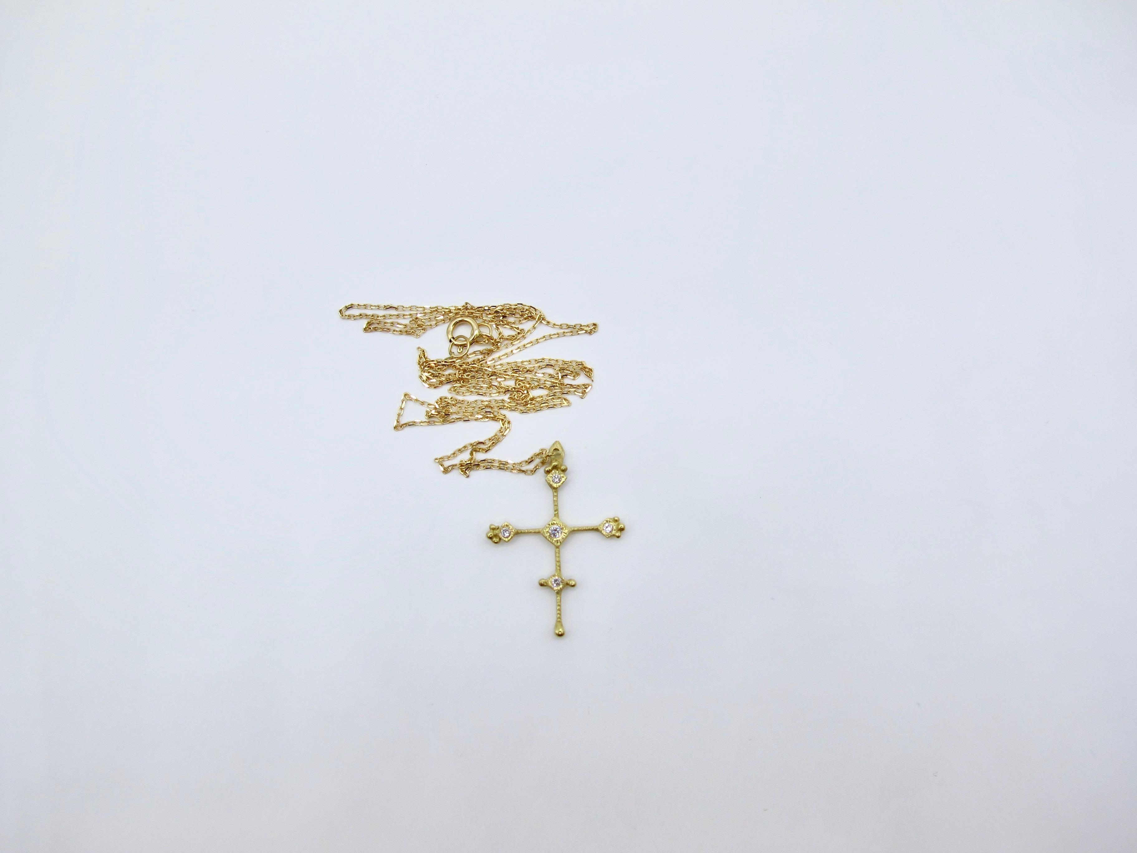 Artisan RIMA Jewels Collier croix Baby Byzantine Ojo De Dios en or 18 carats et diamants en vente