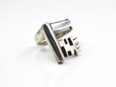 RIMA JEWELS Roman Key Ring with Diamond Pavé Detail