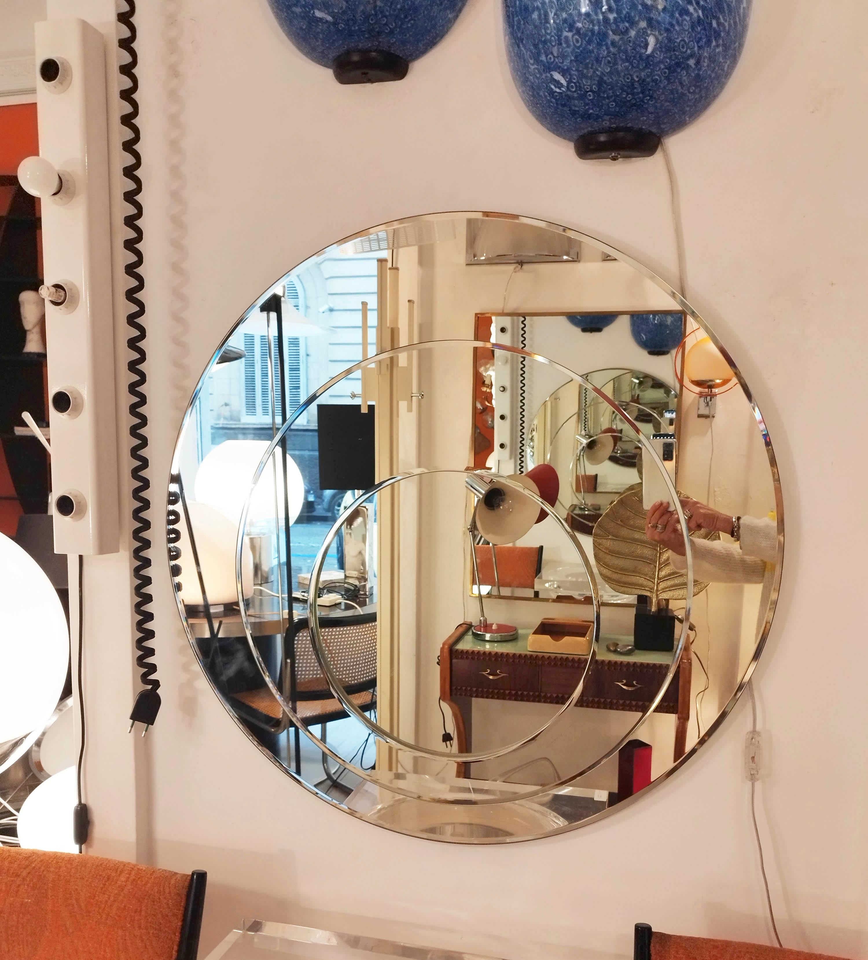  Rimadesio Attrib. Round Wall Mirror, Italy 1970s In Good Condition For Sale In Naples, IT