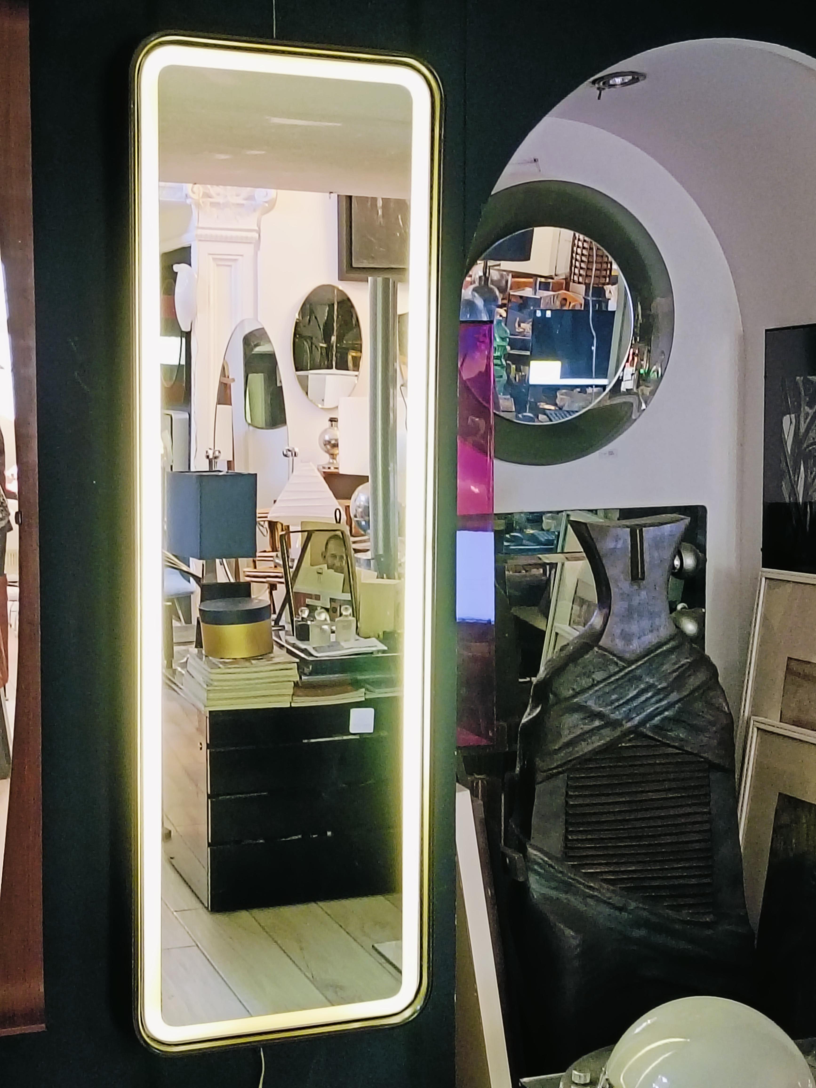 Miroir mural rétro-éclairé Rimadesio, Italie, 1970 Bon état - En vente à Naples, IT