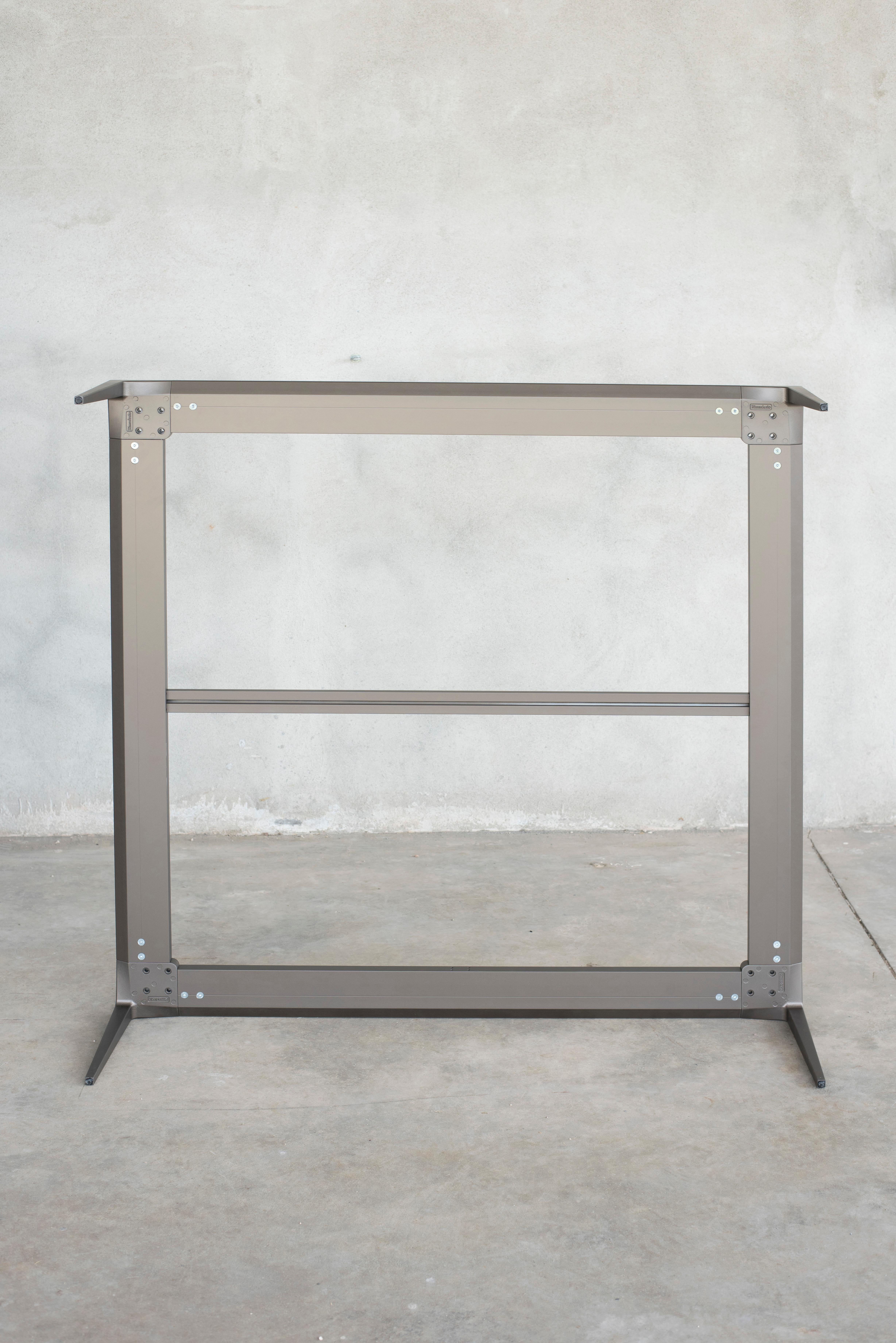 Table basse à plateau en structure d'aluminium Rimadesio en vente 5