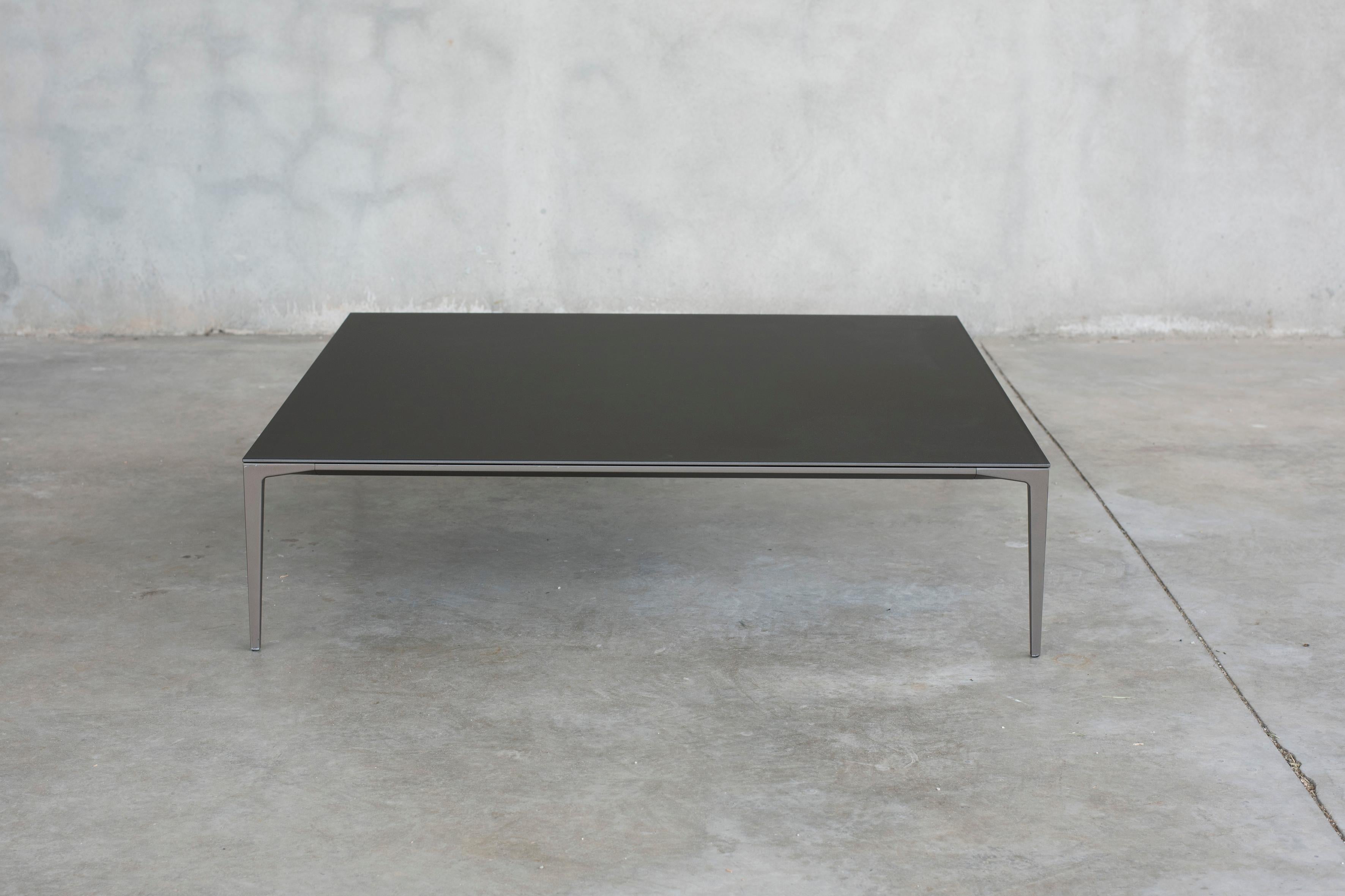 Moderne Table basse à plateau en structure d'aluminium Rimadesio en vente