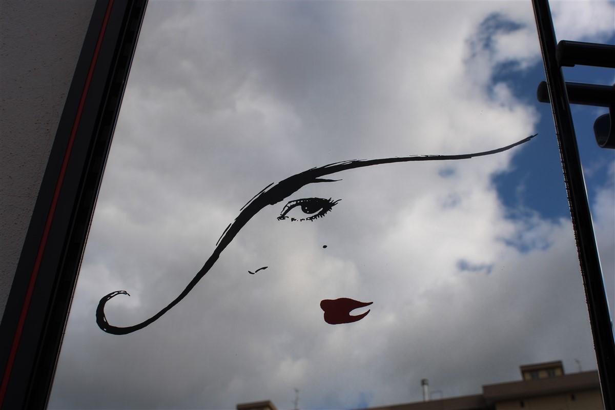 Rimadesio Wall Mirror Black Red Woman Lipstick Pop Art 1980s Lucio Del Pezzo In Good Condition For Sale In Palermo, Sicily