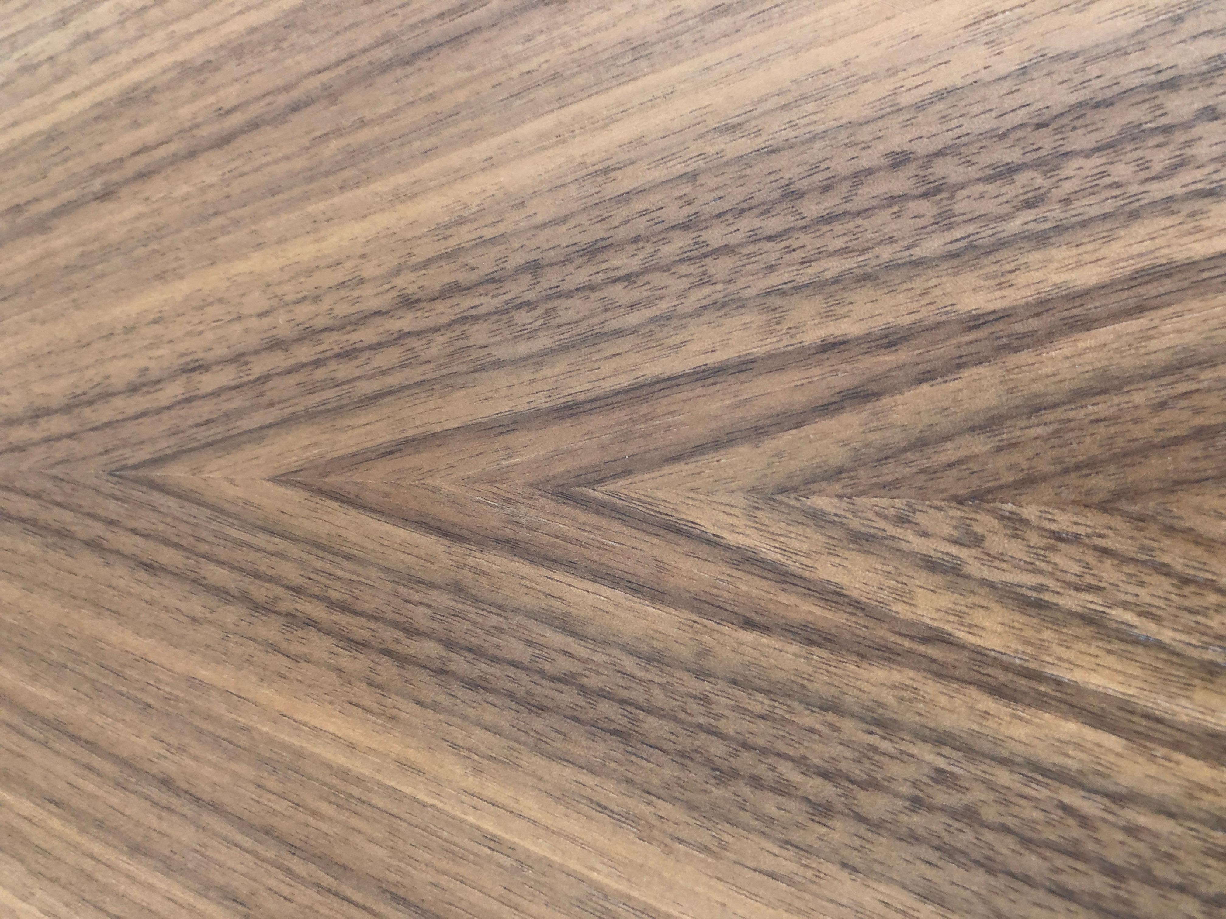 Rimadesio Nussbaum Holzplatte Metall Beinstruktur Iconic Manta Tisch 8