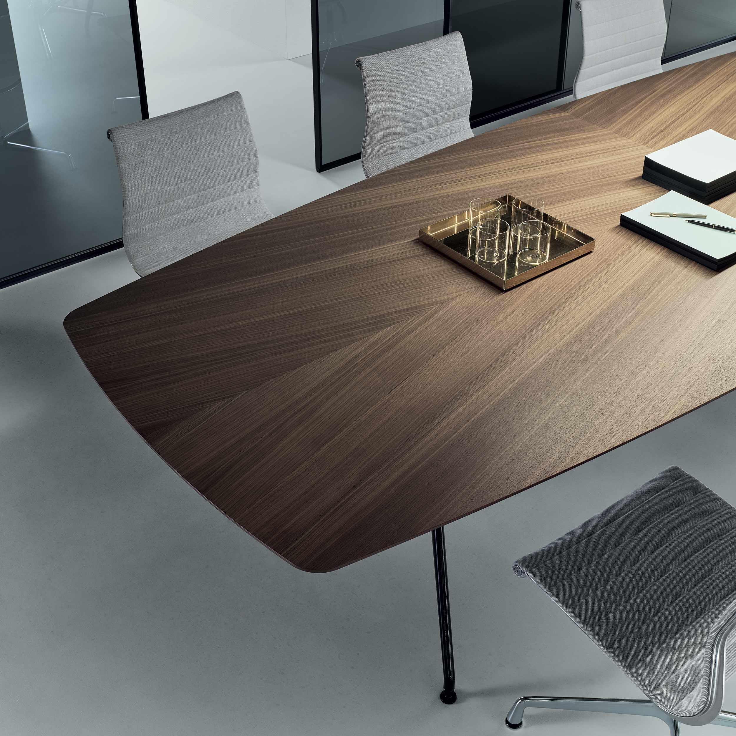 Rimadesio Nussbaum Holzplatte Metall Beinstruktur Iconic Manta Tisch 10