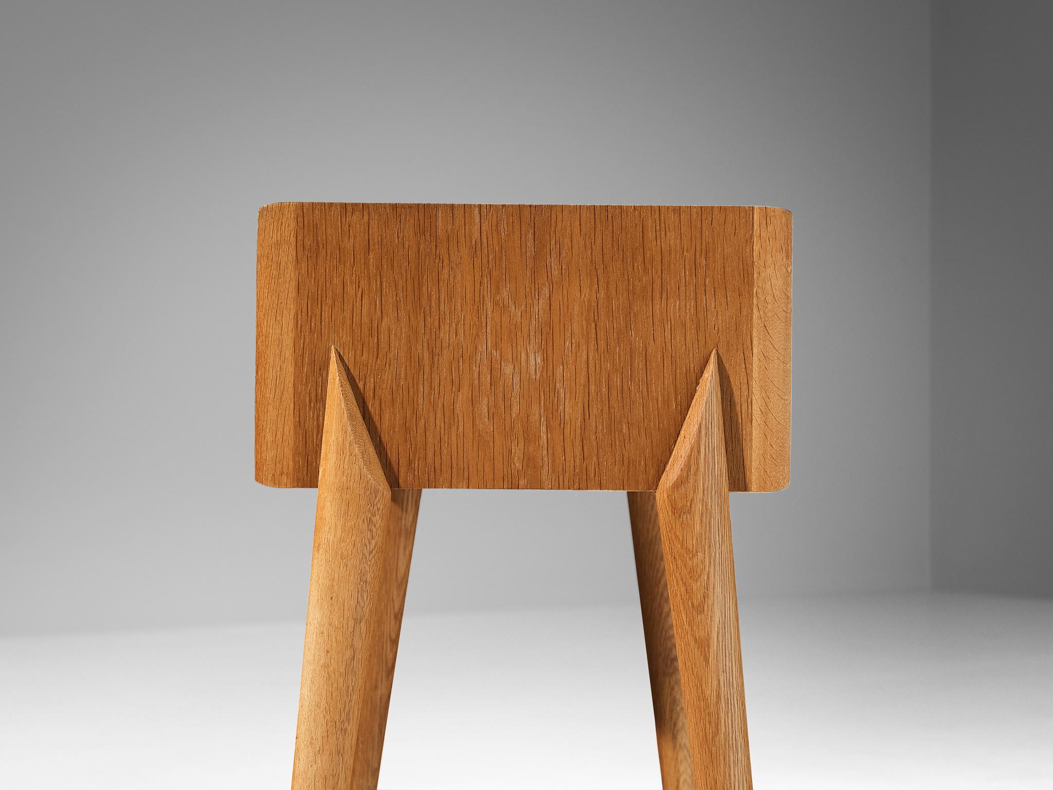 Milieu du XXe siècle Rimbert Sandholt pour Ateljé Glas & Trä Table de chevet ou armoire en Oak en vente